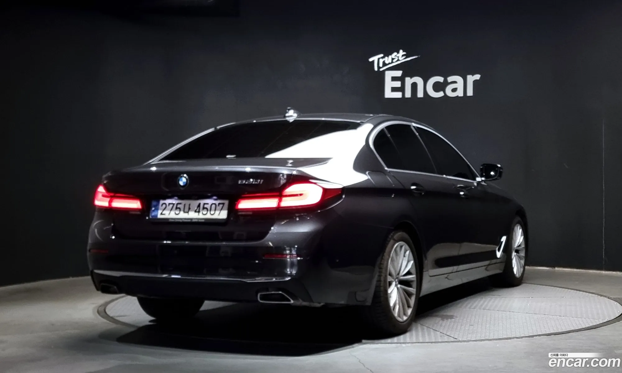 BMW 5 Series G30 530I Luxury - фотография 14411272