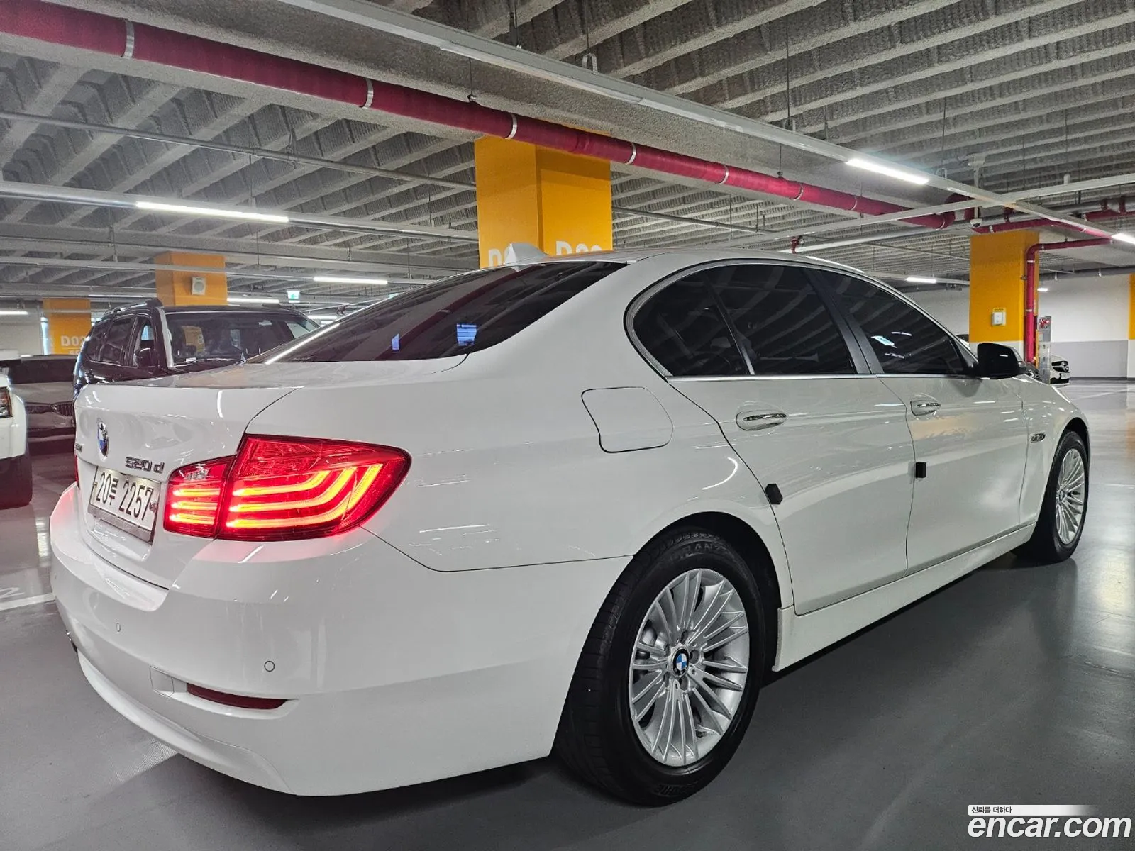 BMW 5 Series F10 520D xDrive - фотография 14529548