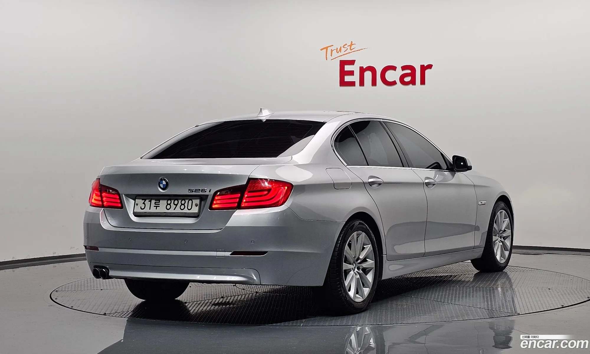 BMW 5 Series F10 528I - фотография 14723556