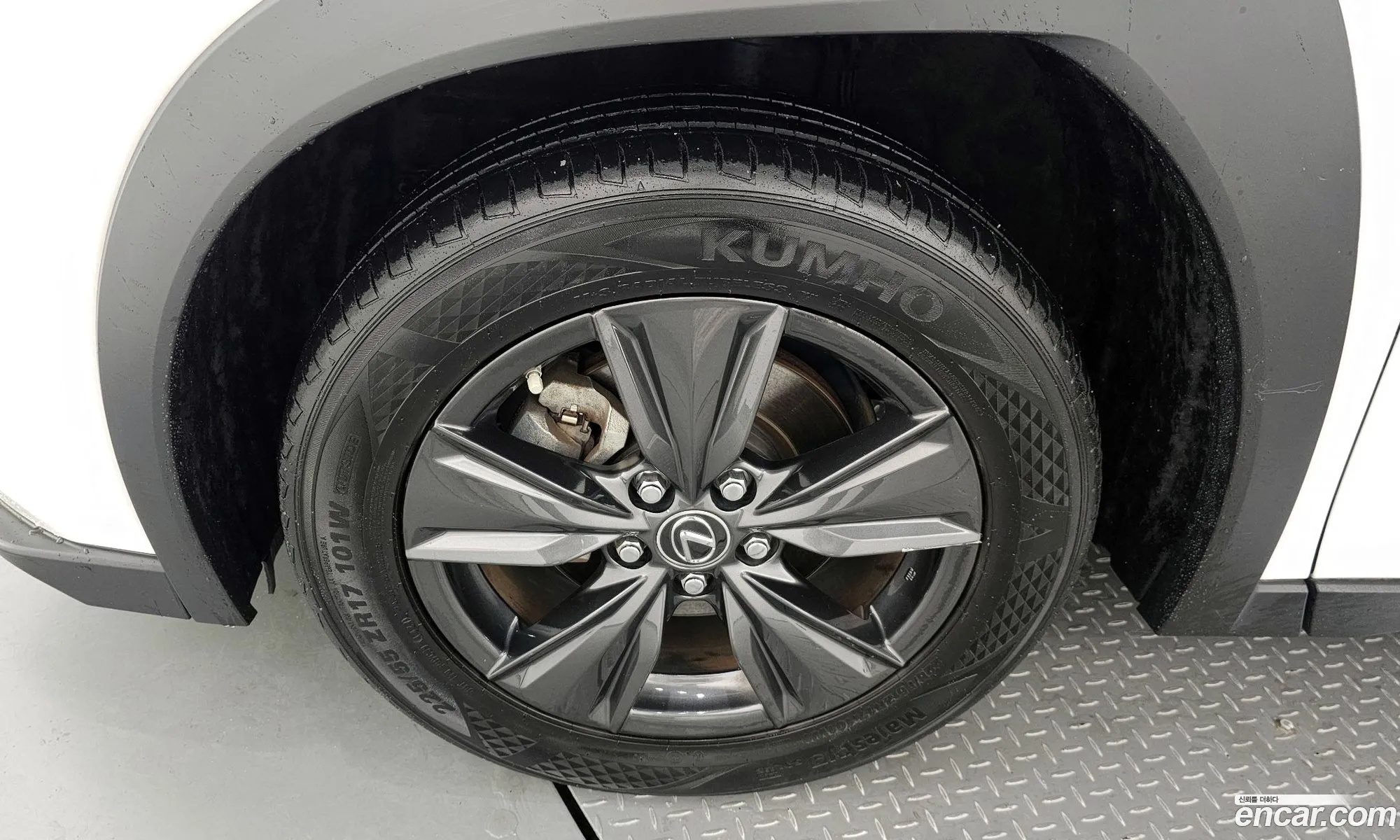 Lexus Ux250H 20 2Wd - фотография 6336935