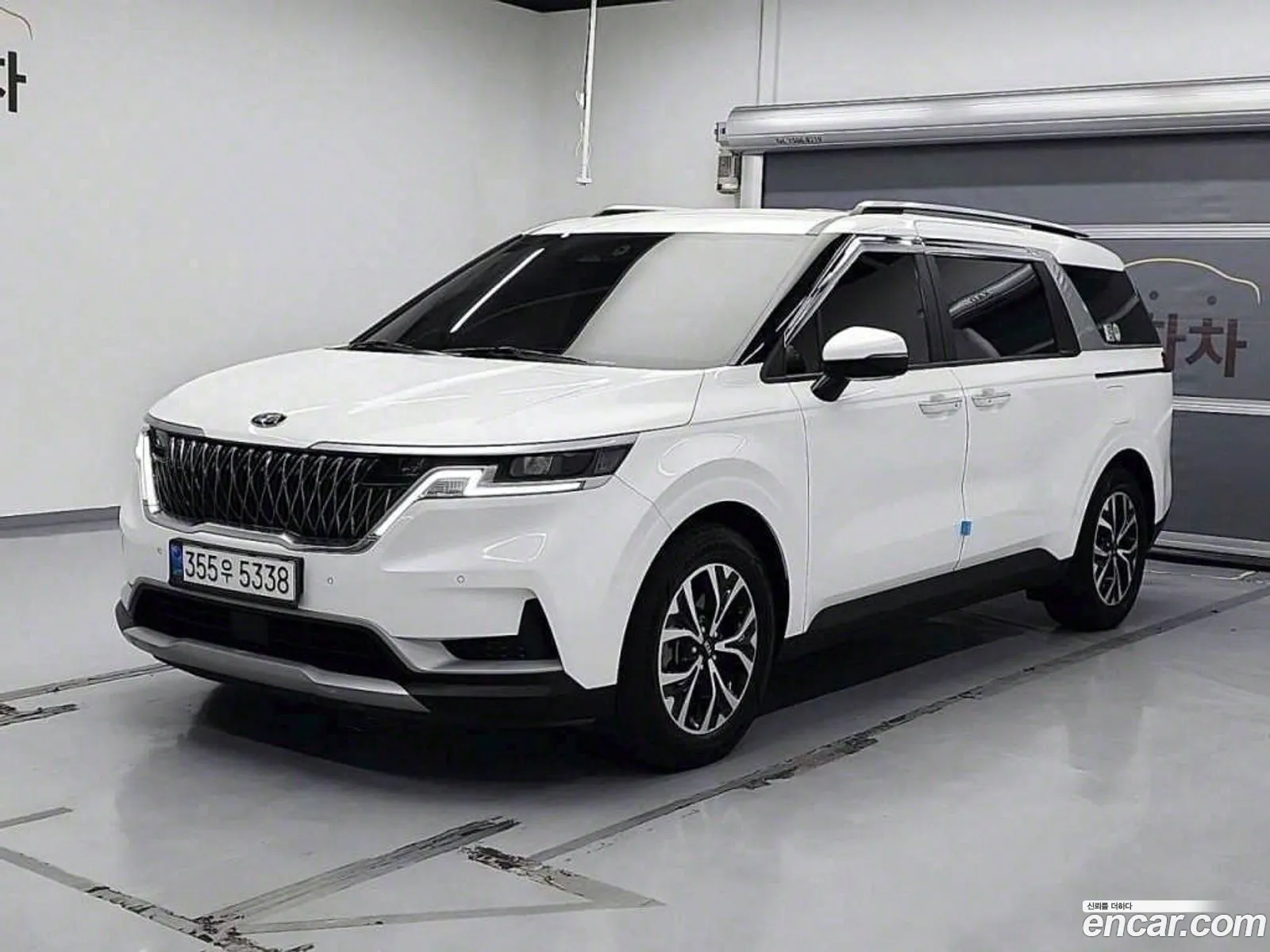 Kia Carnival 4Th Generation 9-Seater Prestige - фотография 12492762
