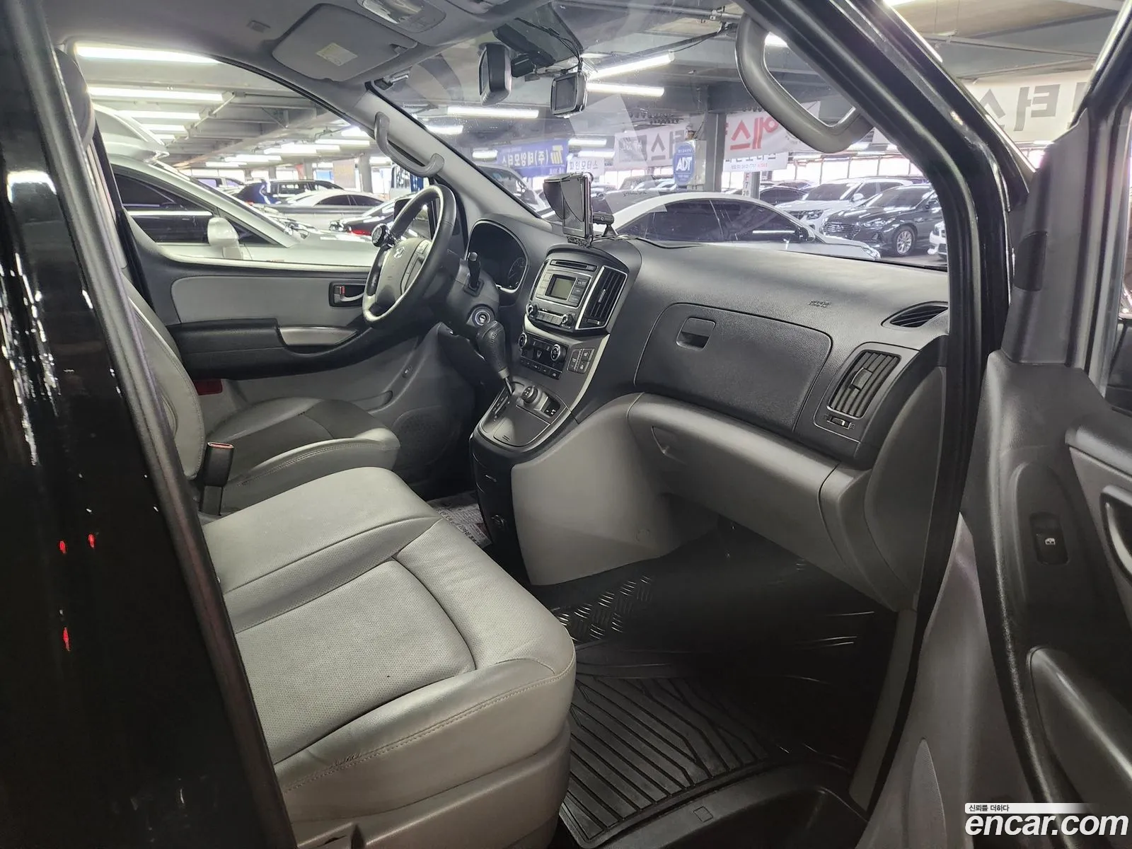 Hyundai Grand Starex 4Wd 12-Seater Wagon Modern Special - фотография 12503009