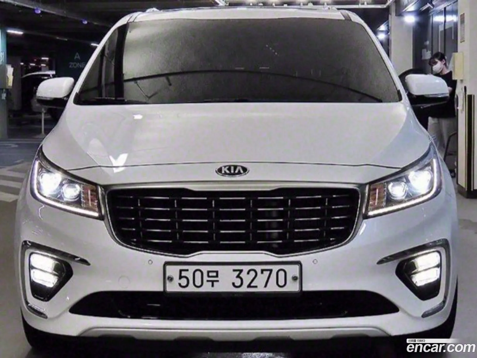 Kia The New Carnival 9-Seater Noblesse - фотография 12508263