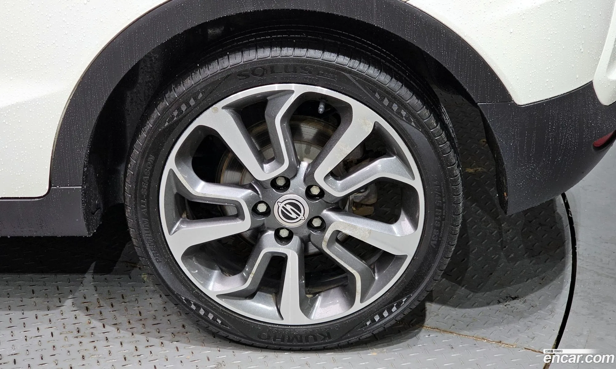 Kg Mobility Ssangyong Tivoli Lx 2Wd Top-Of-The-Line Model - фотография 7716255