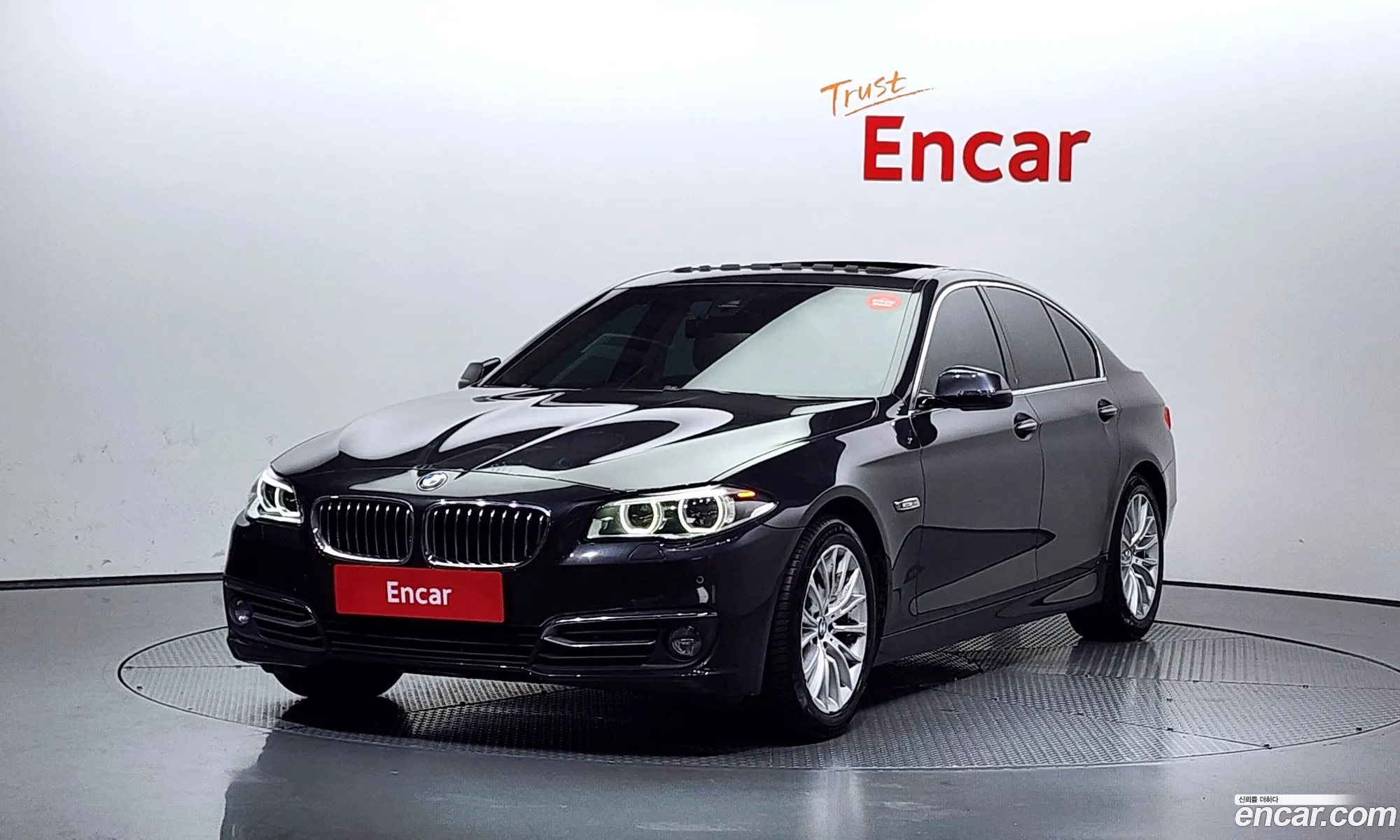 BMW 5 Series F10 520D Luxury - фотография 14529594