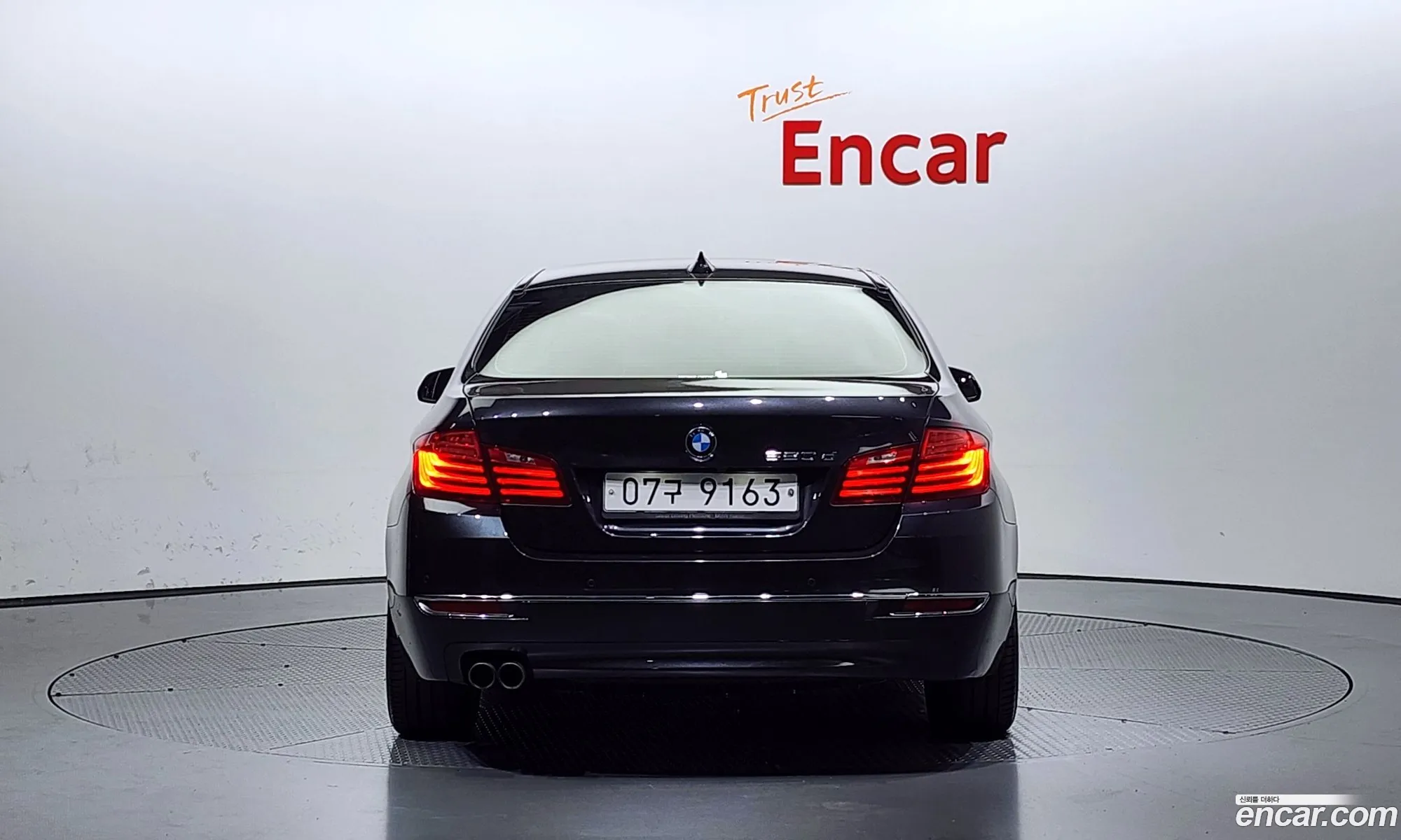 BMW 5 Series F10 520D Luxury - фотография 14529597
