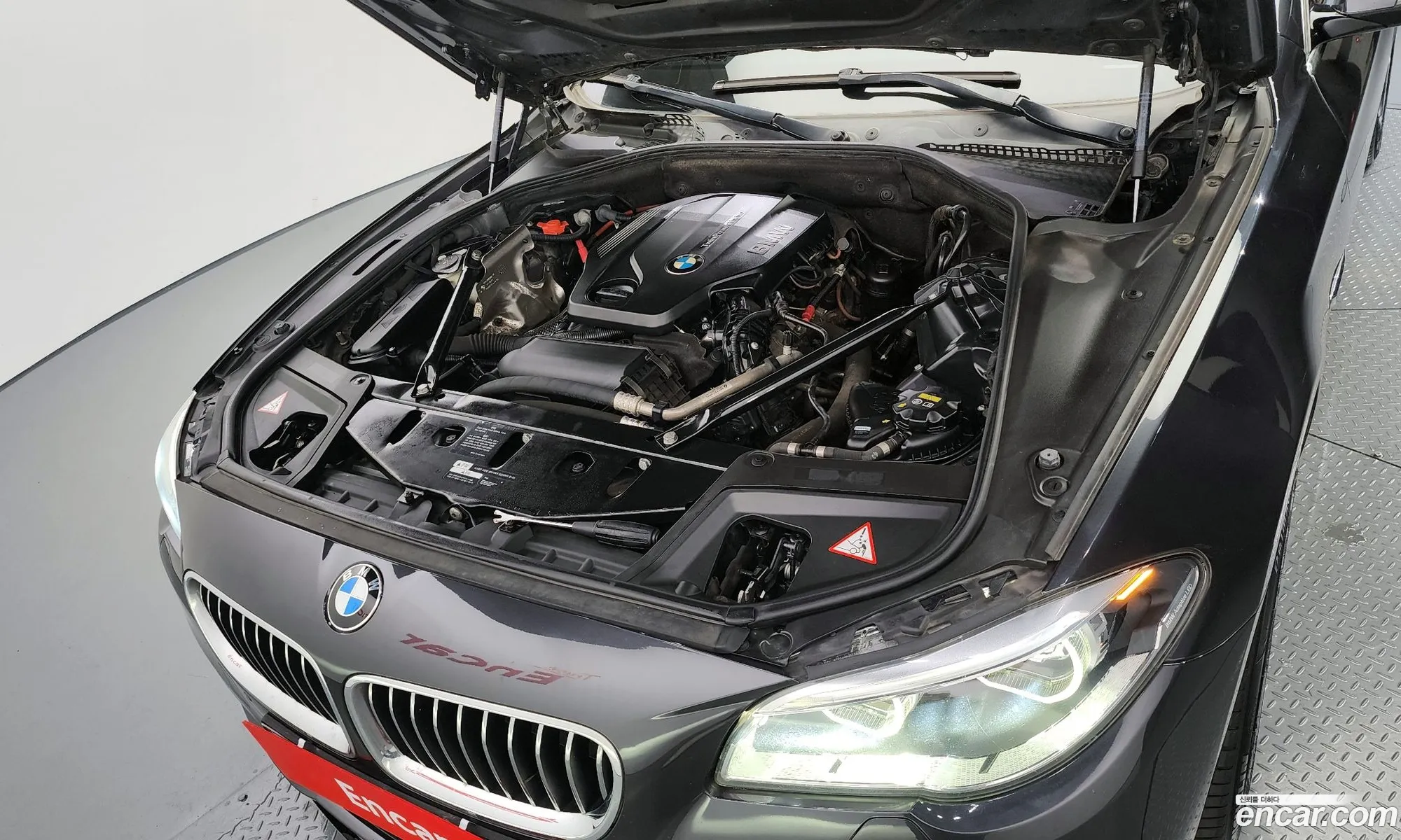 BMW 5 Series F10 520D Luxury - фотография 14529599