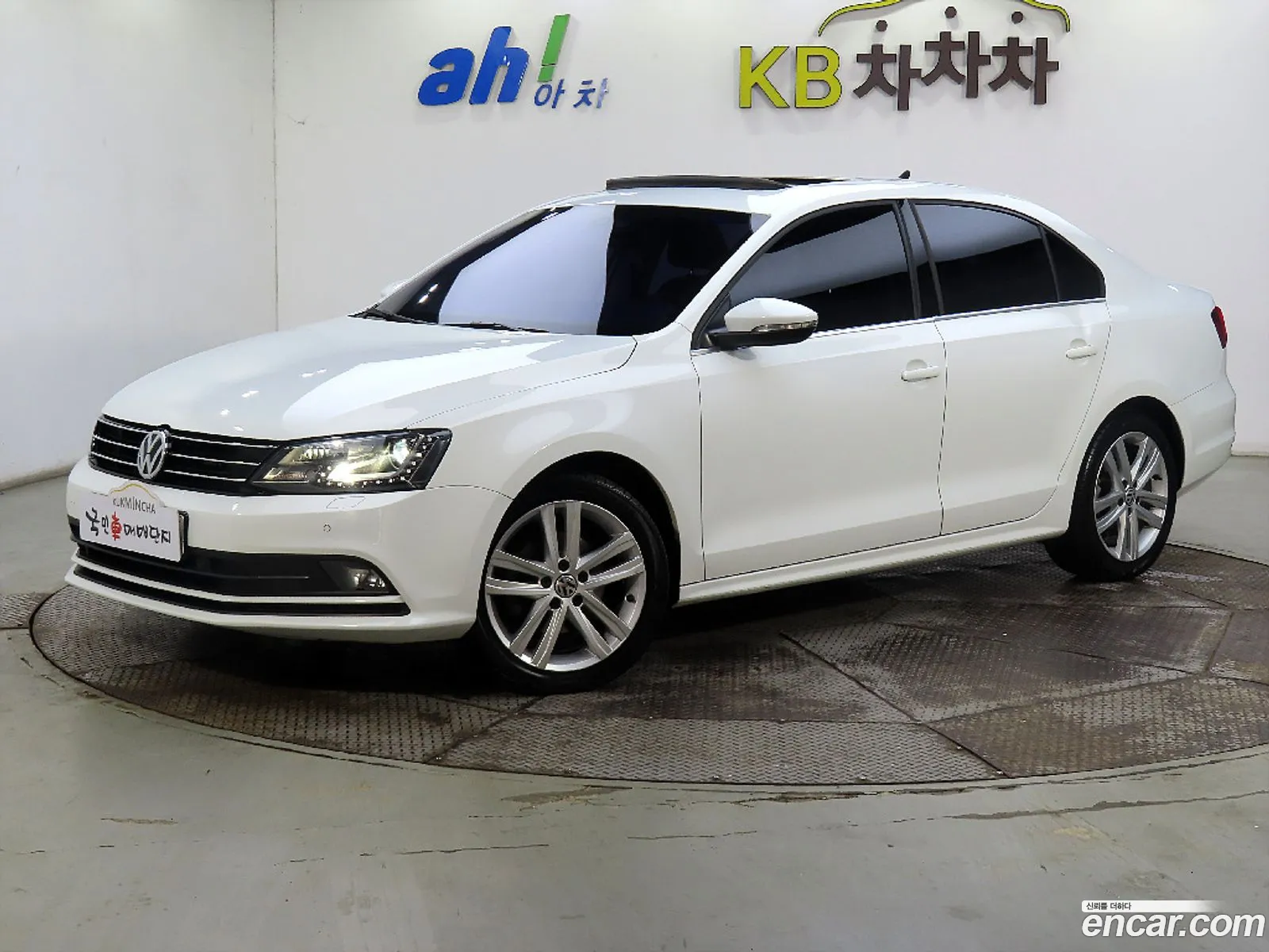 Volkswagen New Jetta 20 Tdi Bluemotion Premium 6Th Generation - фотография 12245054
