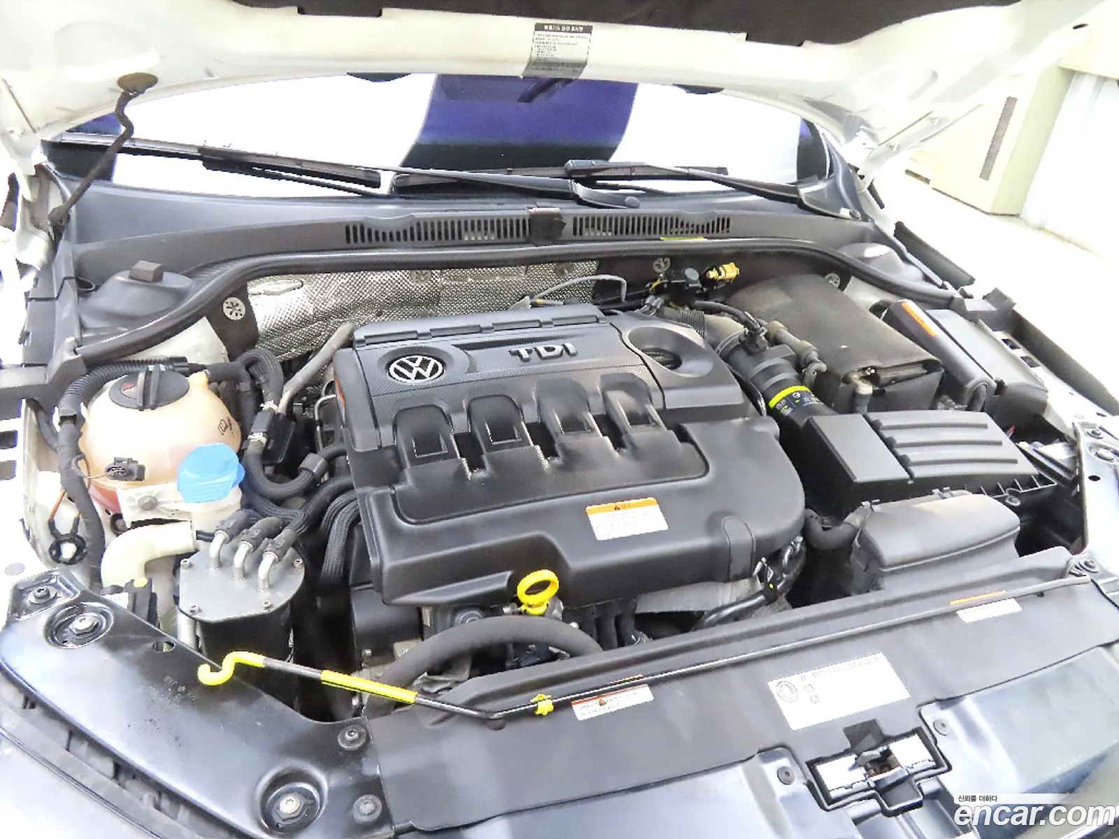 Volkswagen New Jetta 20 Tdi Bluemotion Premium 6Th Generation - фотография 12245059