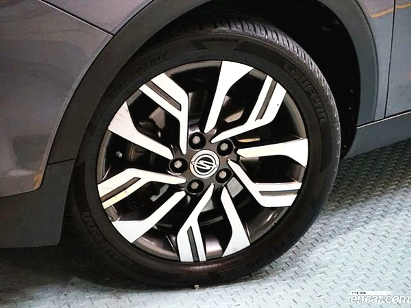 Kg Mobility Ssangyong Tivoli Armor Diesel Vx 2Wd - фотография 7571197