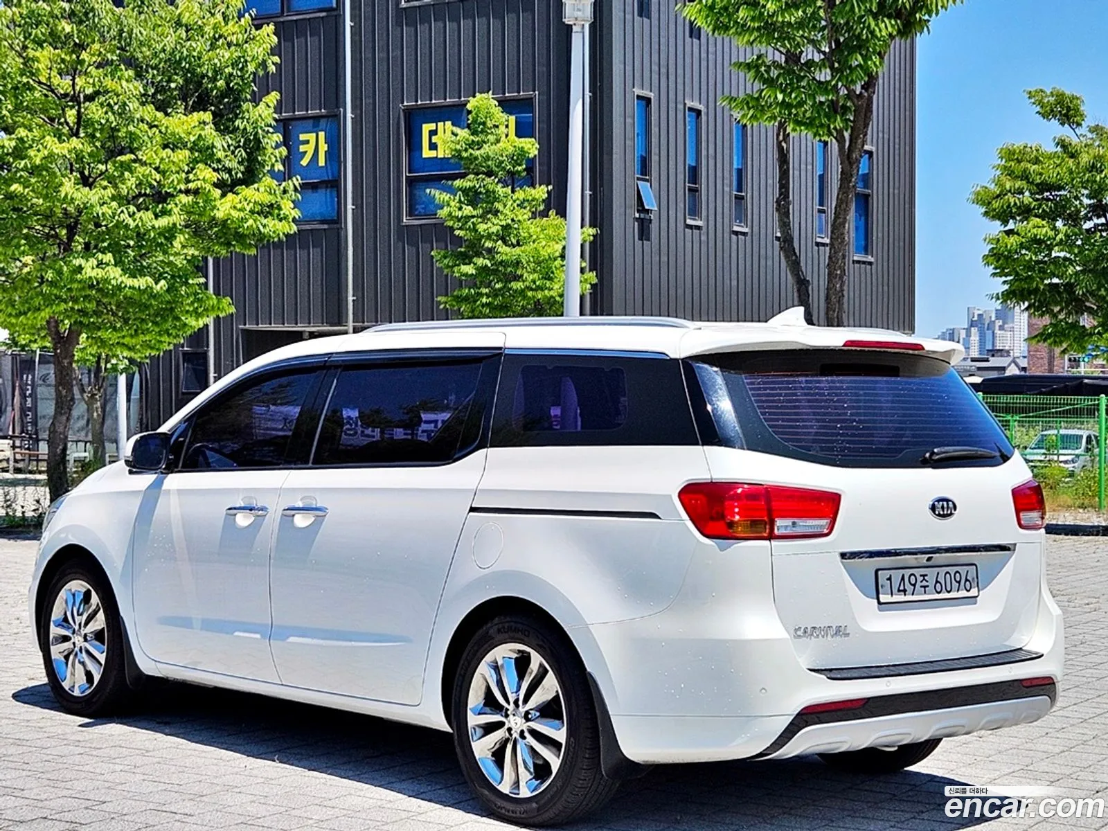 Kia All New Carnival 9-Seater Prestige - фотография 1567591