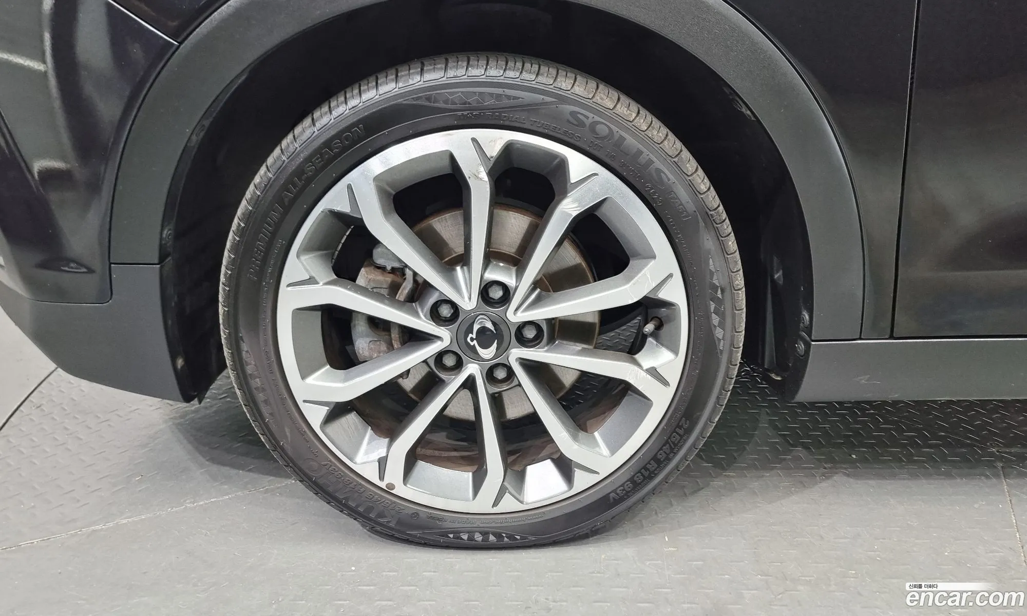 Kg Mobility Ssangyong Tivoli Armor Gear Edition 2Wd - фотография 7716242