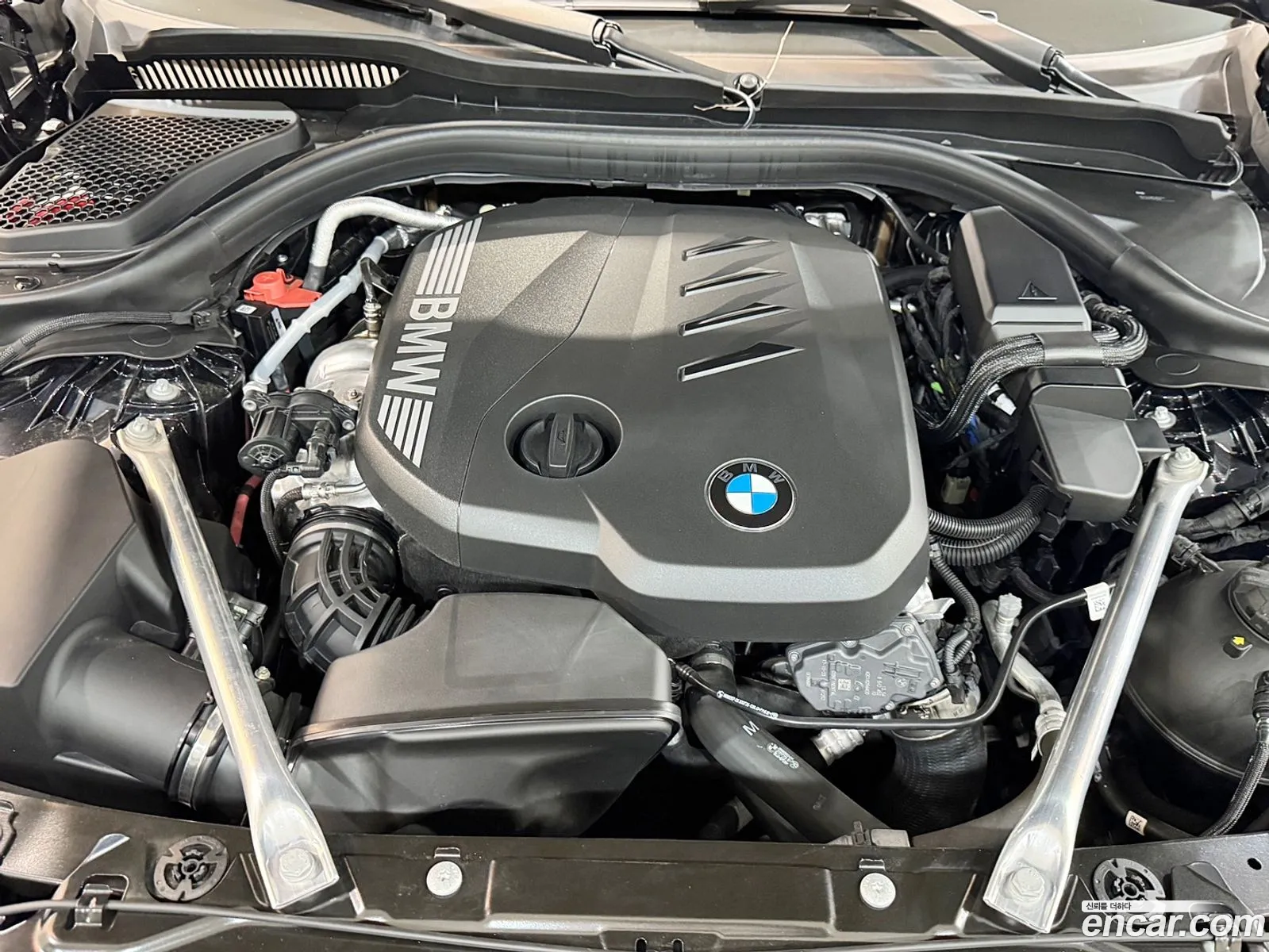 BMW 5 Series G60 523D ​​M Sports - фотография 14312753