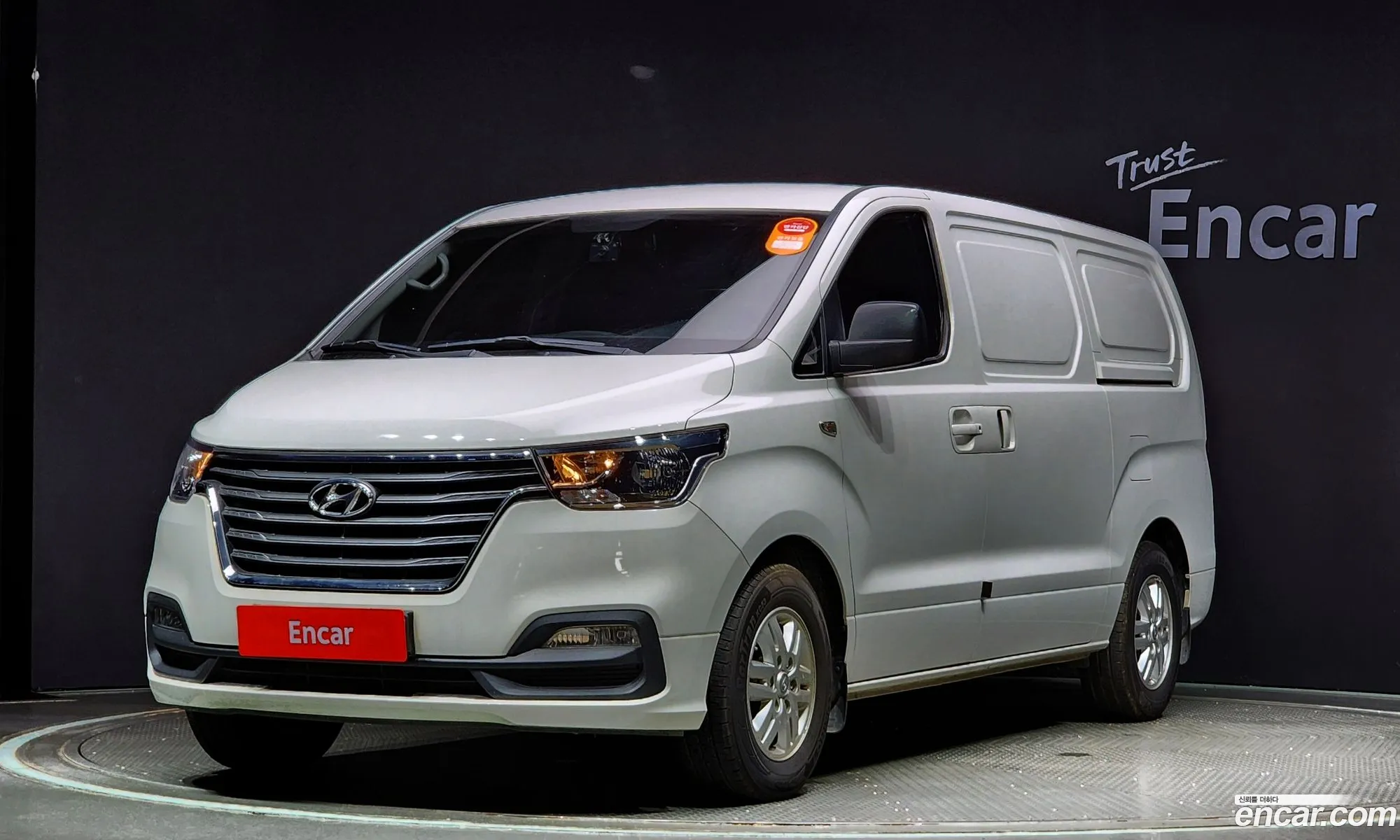 The New Grand Starex Van 3 -Seater Smart - фотография 11277241