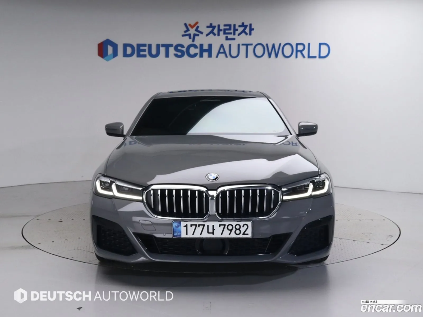 BMW 5 Series G30 530E M Sports - фотография 16213486