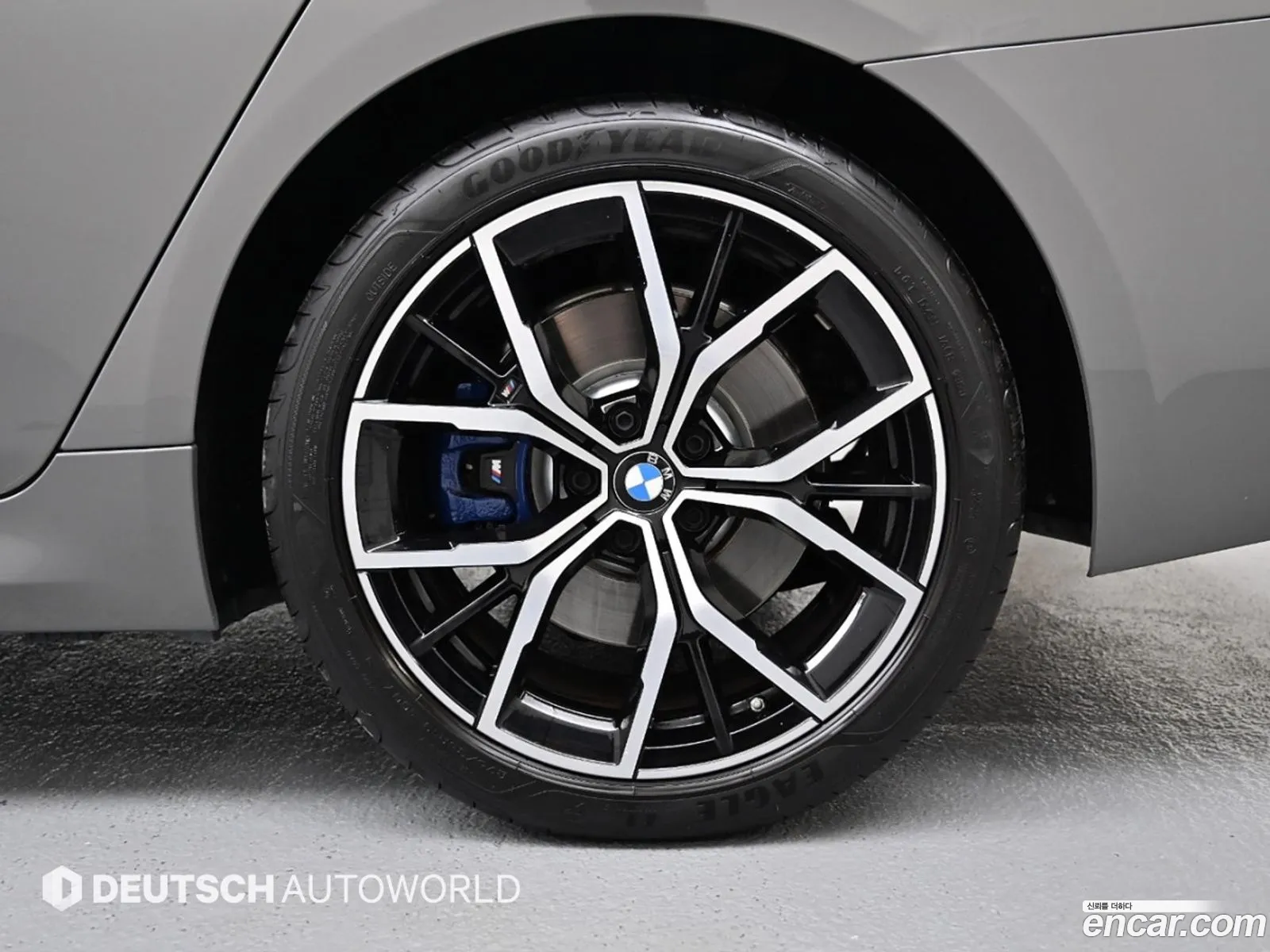 BMW 5 Series G30 530E M Sports - фотография 16213488