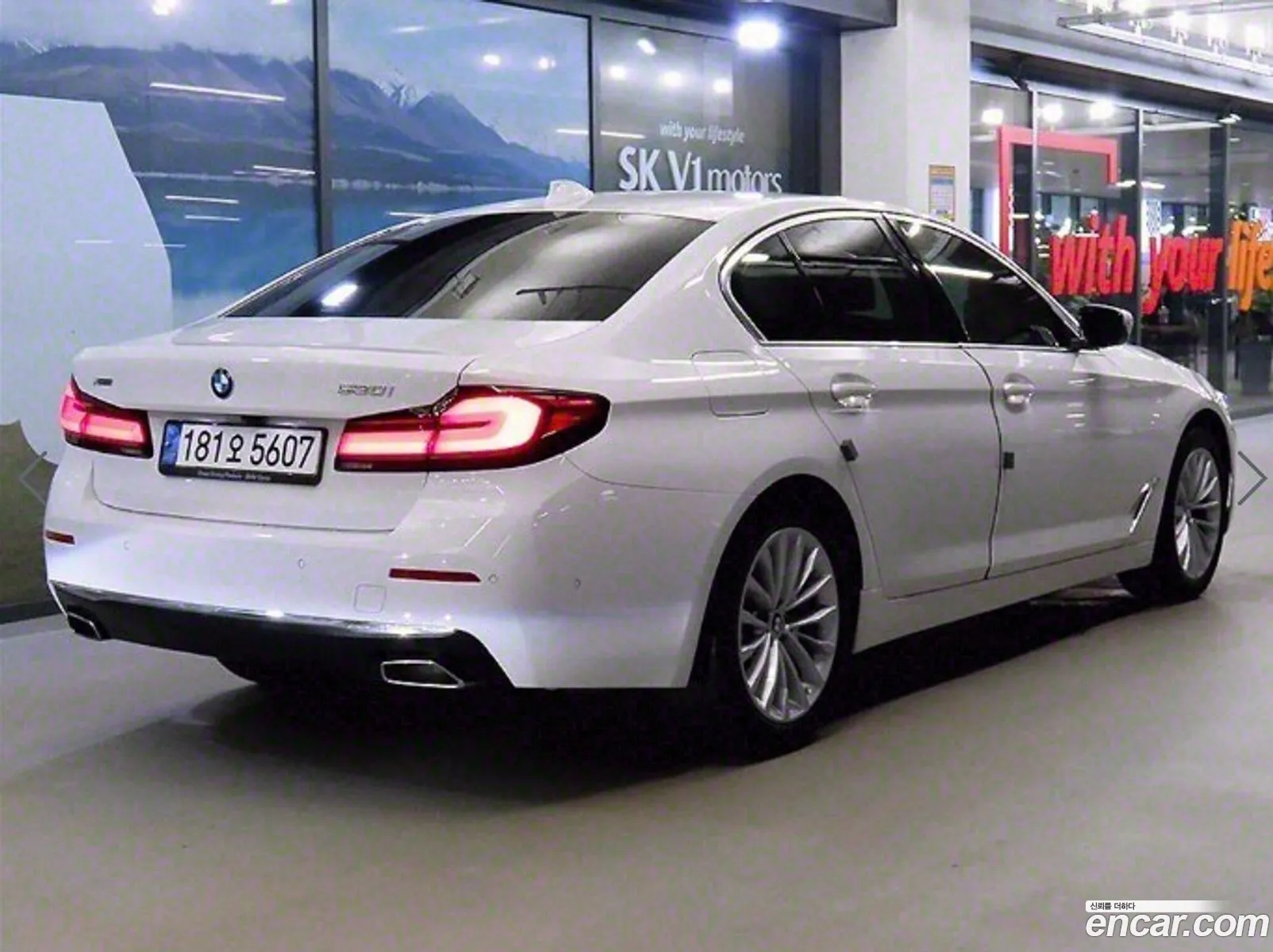 BMW 5 Series G30 530I xDrive Luxury - фотография 14818295