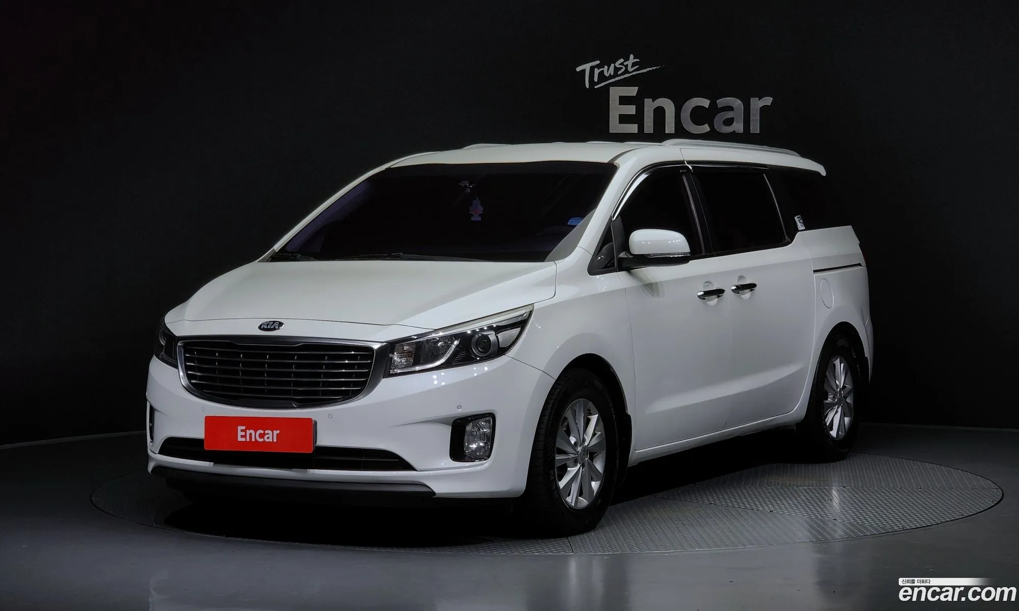 Kia All New Carnival 11-Seater Luxury - фотография 1640334