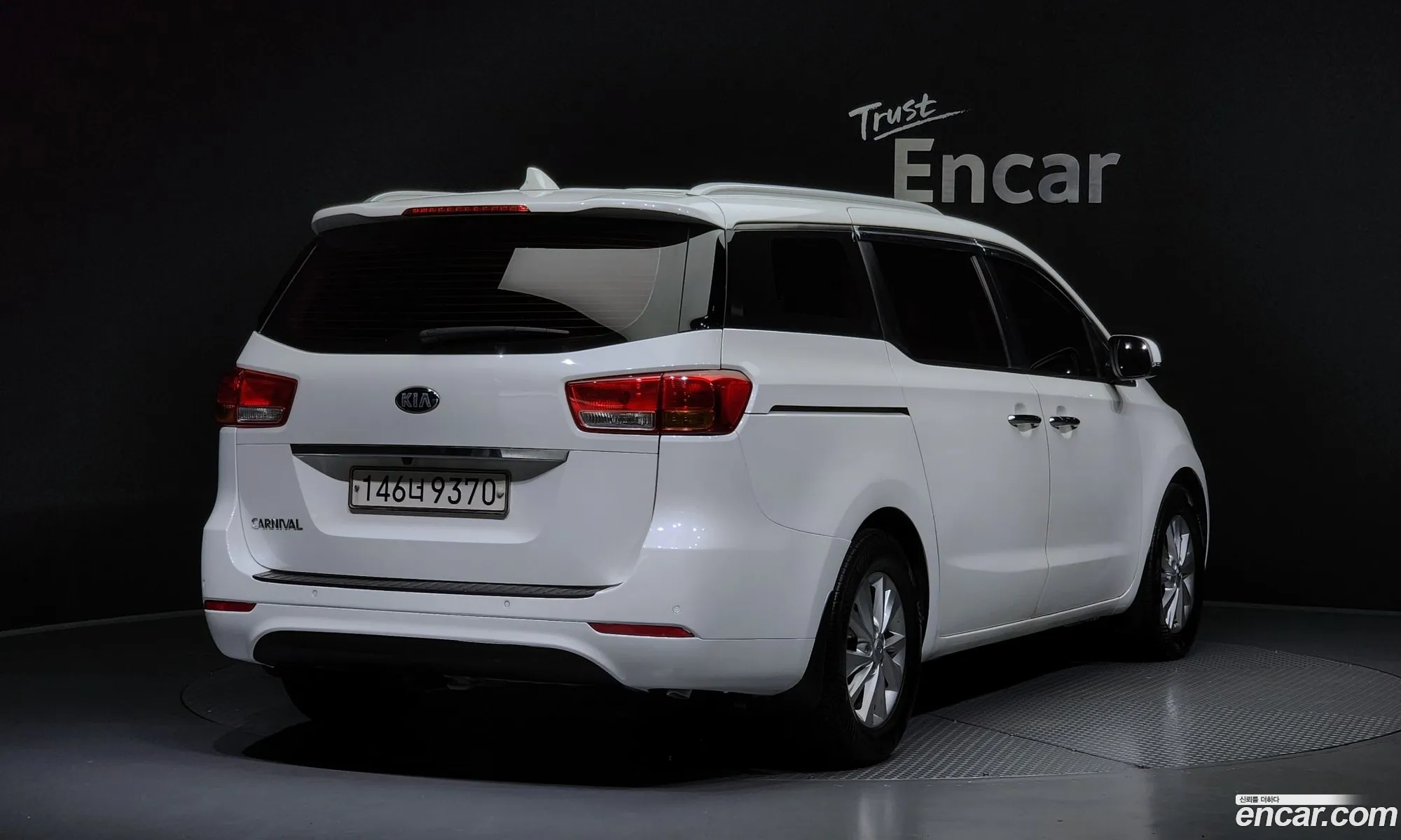Kia All New Carnival 11-Seater Luxury - фотография 1640335