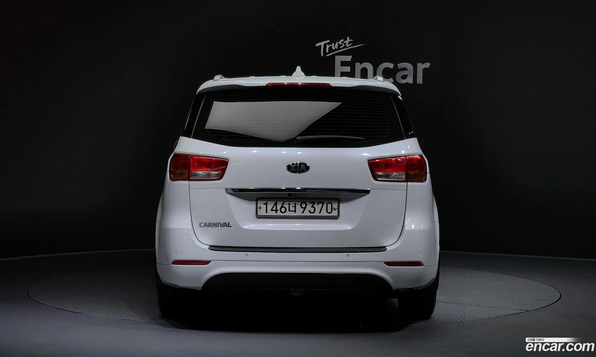 Kia All New Carnival 11-Seater Luxury - фотография 1640337