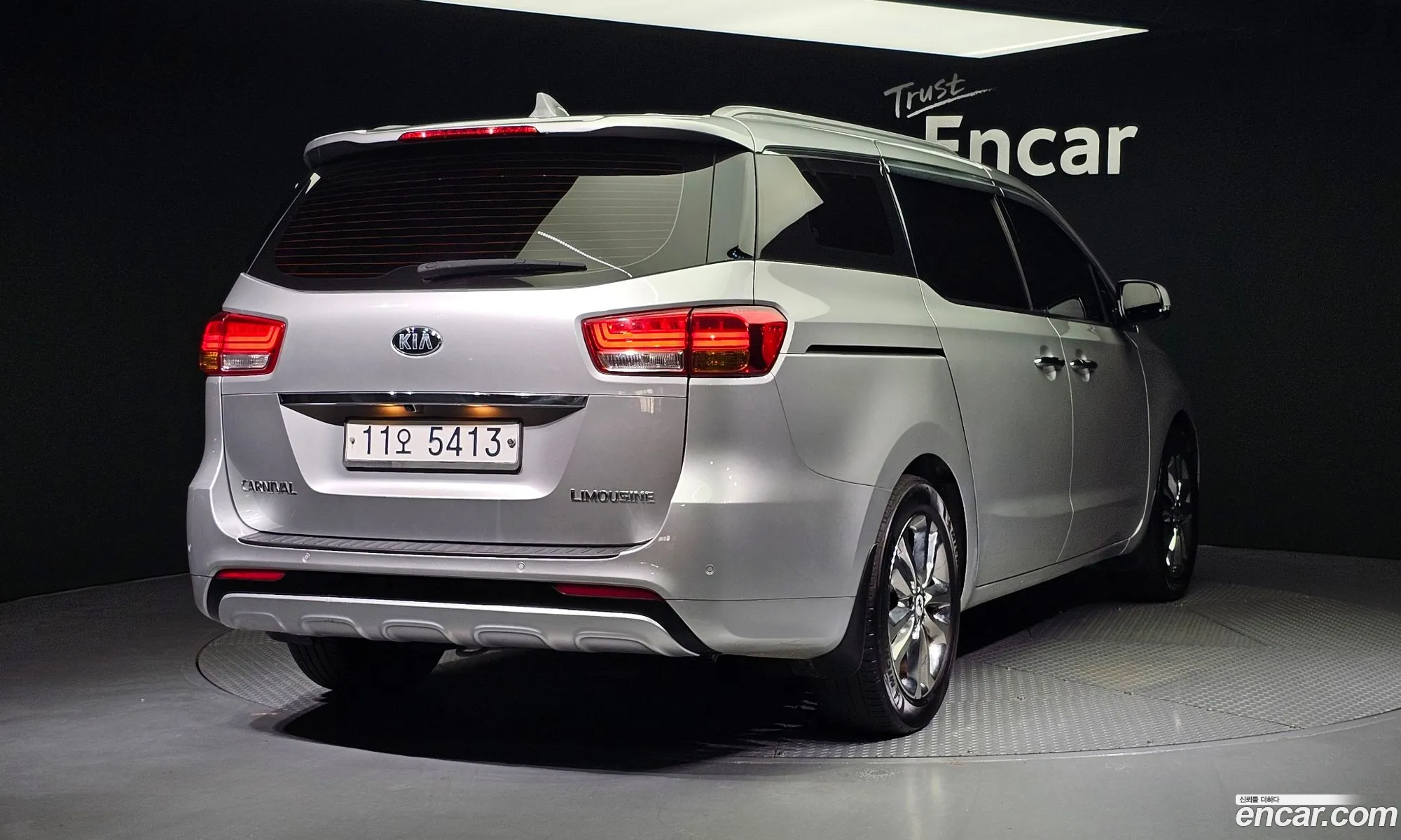 Kia All New Carnival 7-Seater Limousine Vip - фотография 1652553