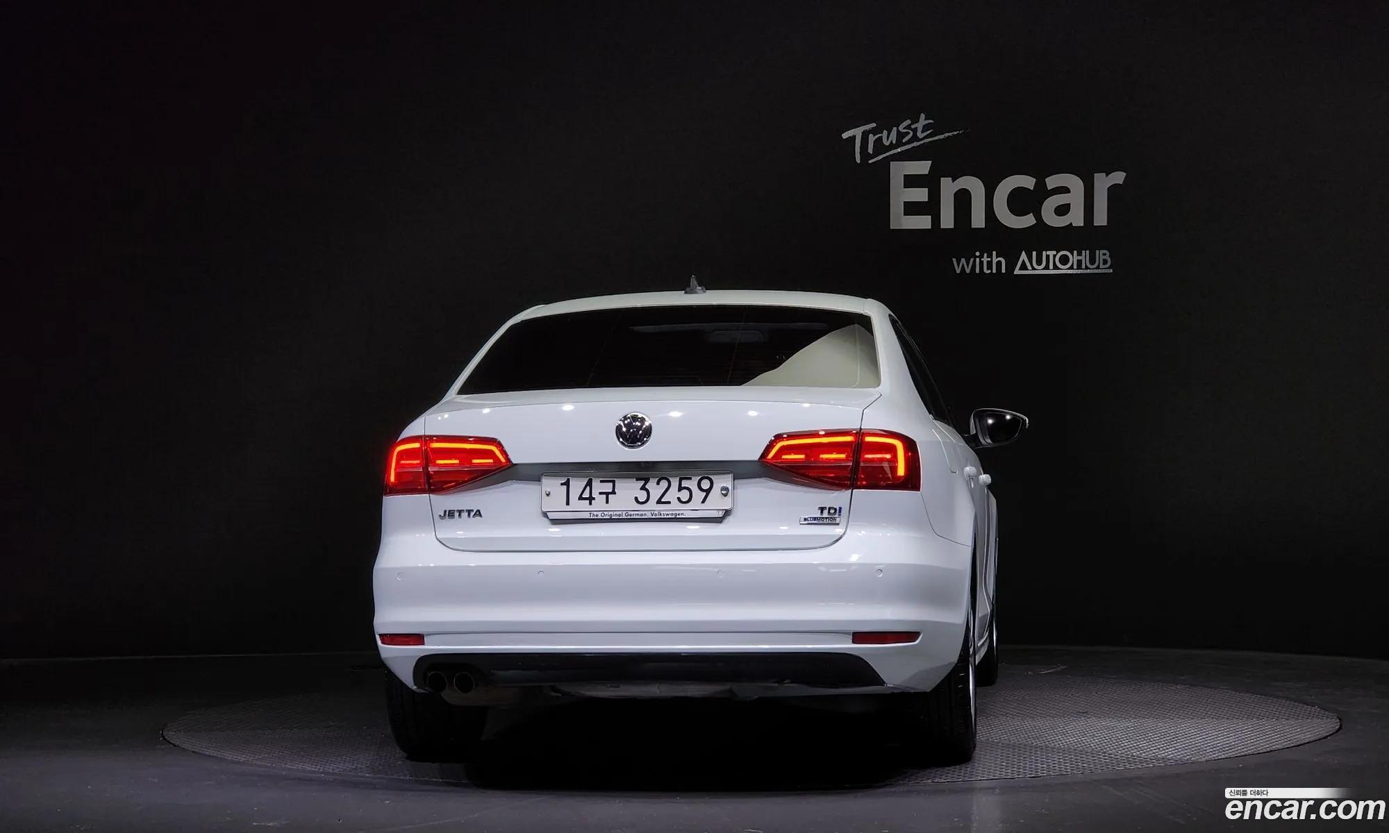 Volkswagen New Jetta 20 Tdi Bluemotion Premium 6Th Generation - фотография 12133244