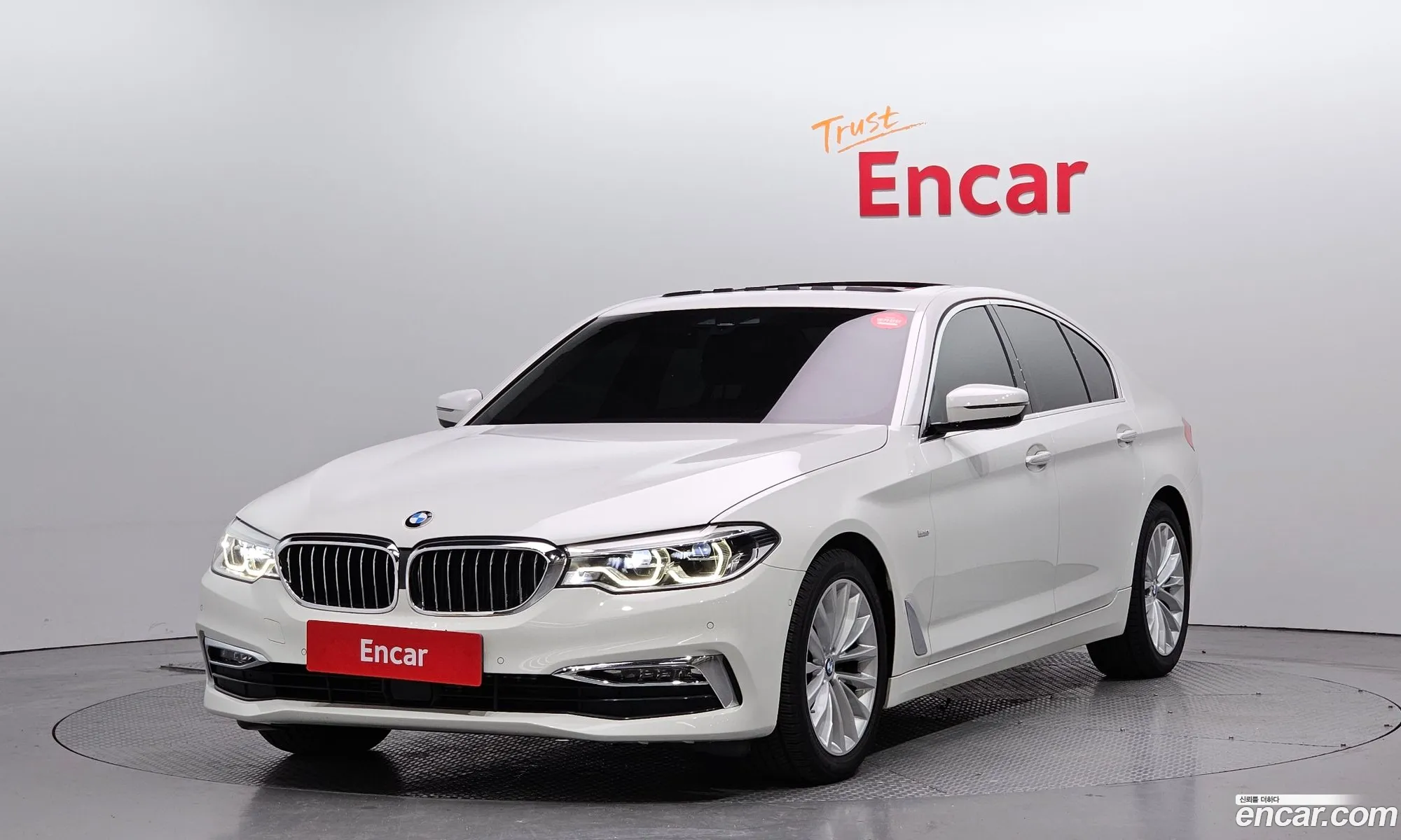 BMW 5 Series G30 520D Luxury Special Edition - фотография 15297021