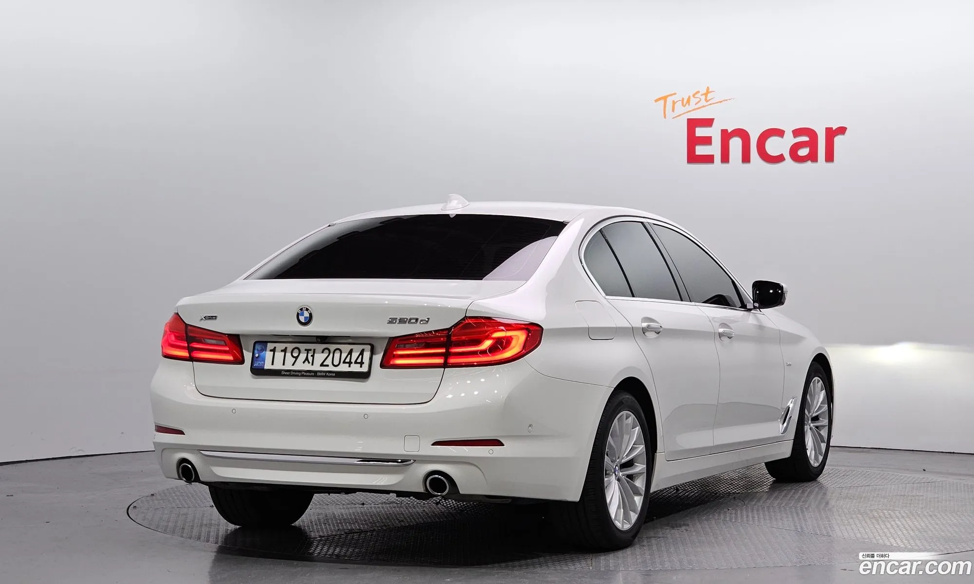 BMW 5 Series G30 520D Luxury Special Edition - фотография 15297022