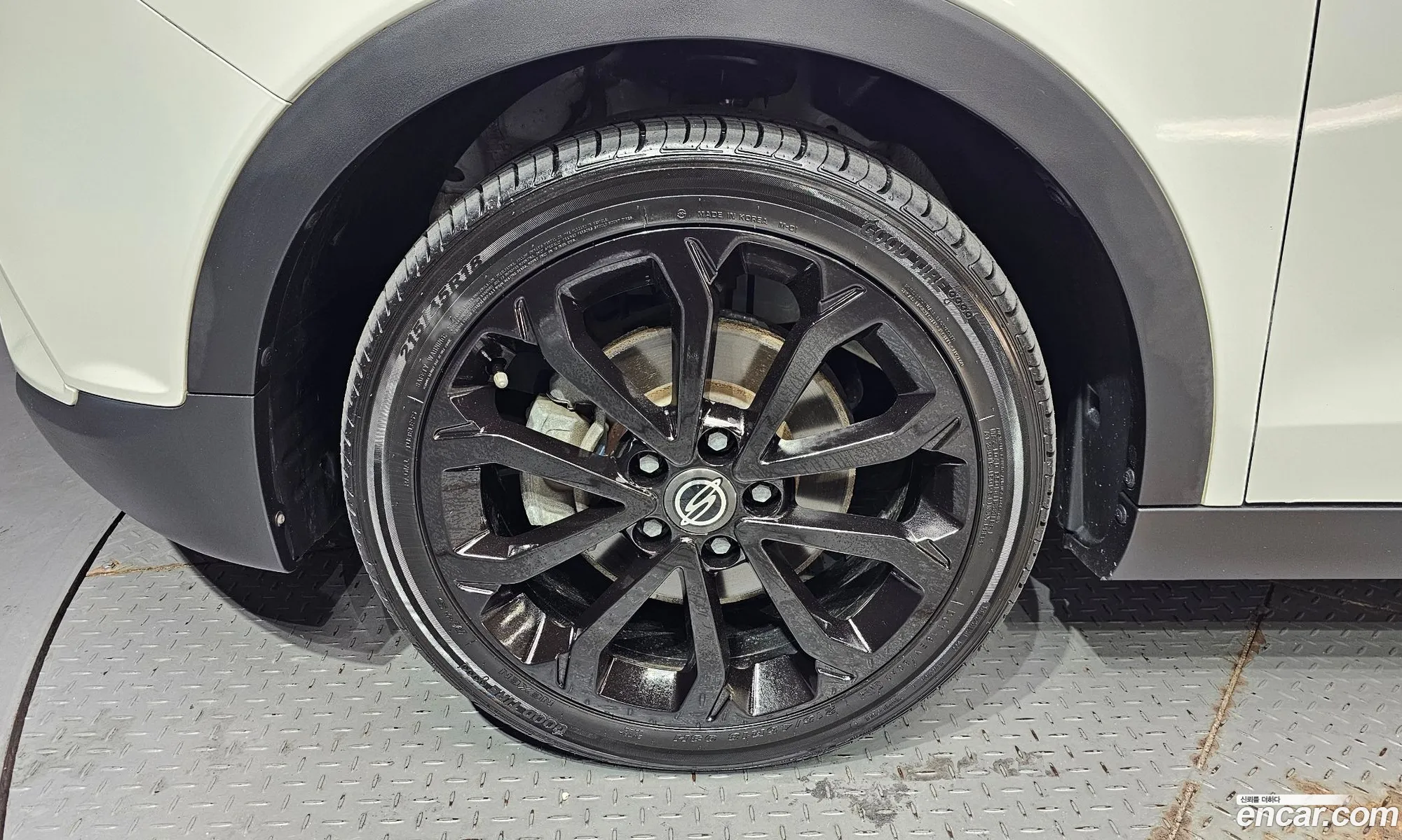 Kg Mobility Ssangyong Tivoli Lx 2Wd - фотография 7884244