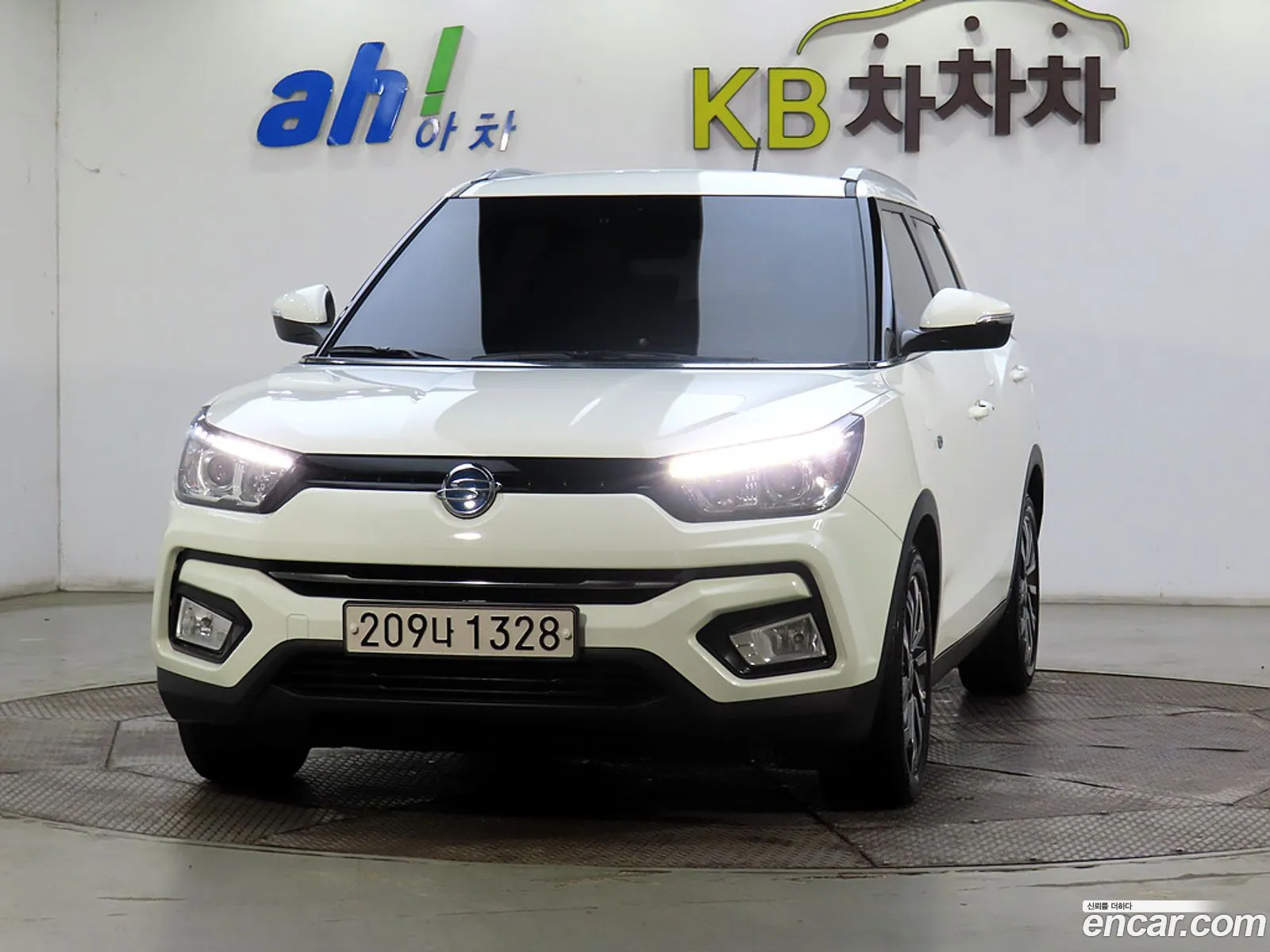 Kg Mobility Ssangyong Tivoli Armor Diesel Vx 2Wd - фотография 7643333