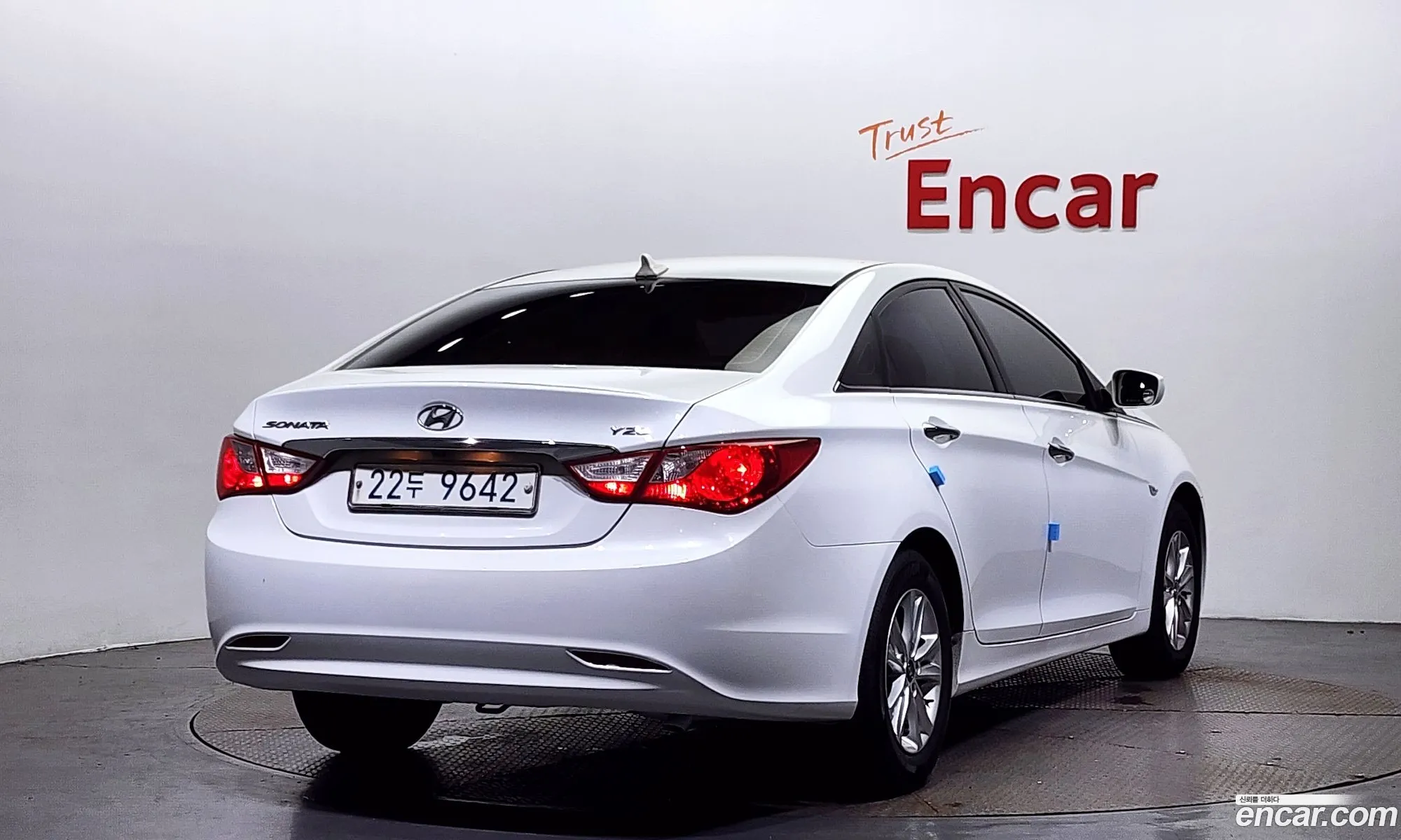 Hyundai Yf Sonata Lpi Premier - фотография 1880969