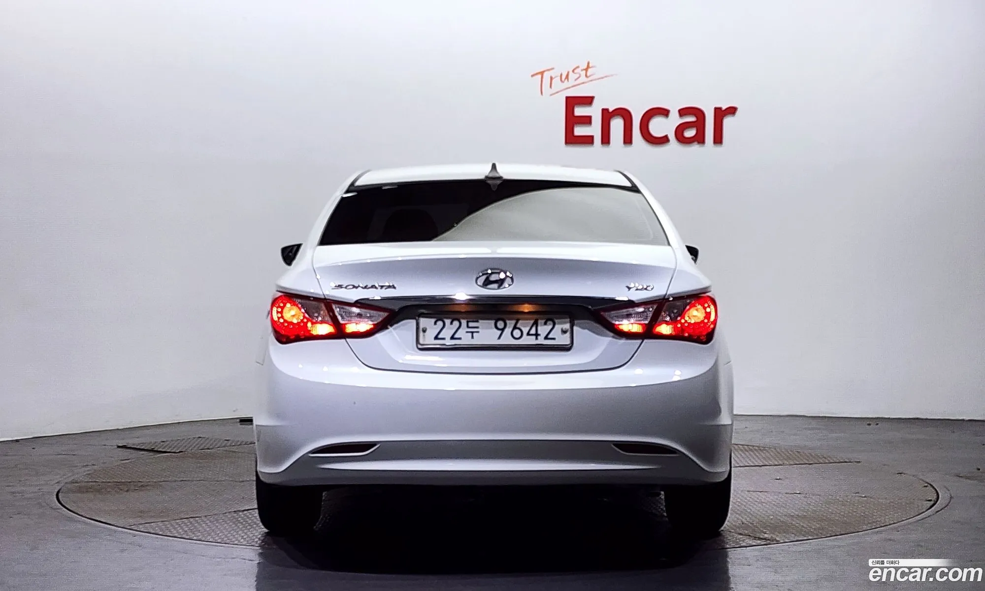 Hyundai Yf Sonata Lpi Premier - фотография 1880971