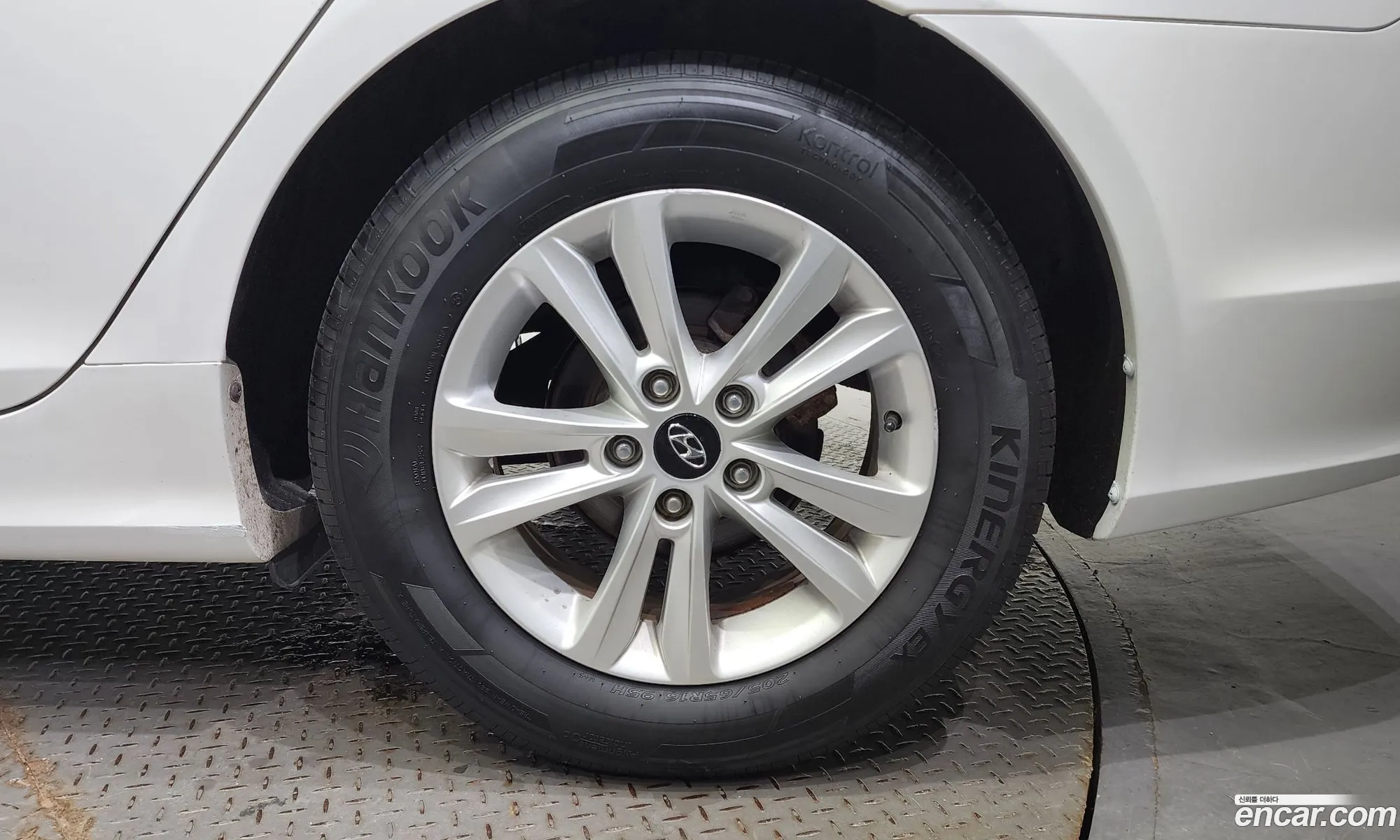 Hyundai Yf Sonata Lpi Premier - фотография 1880972