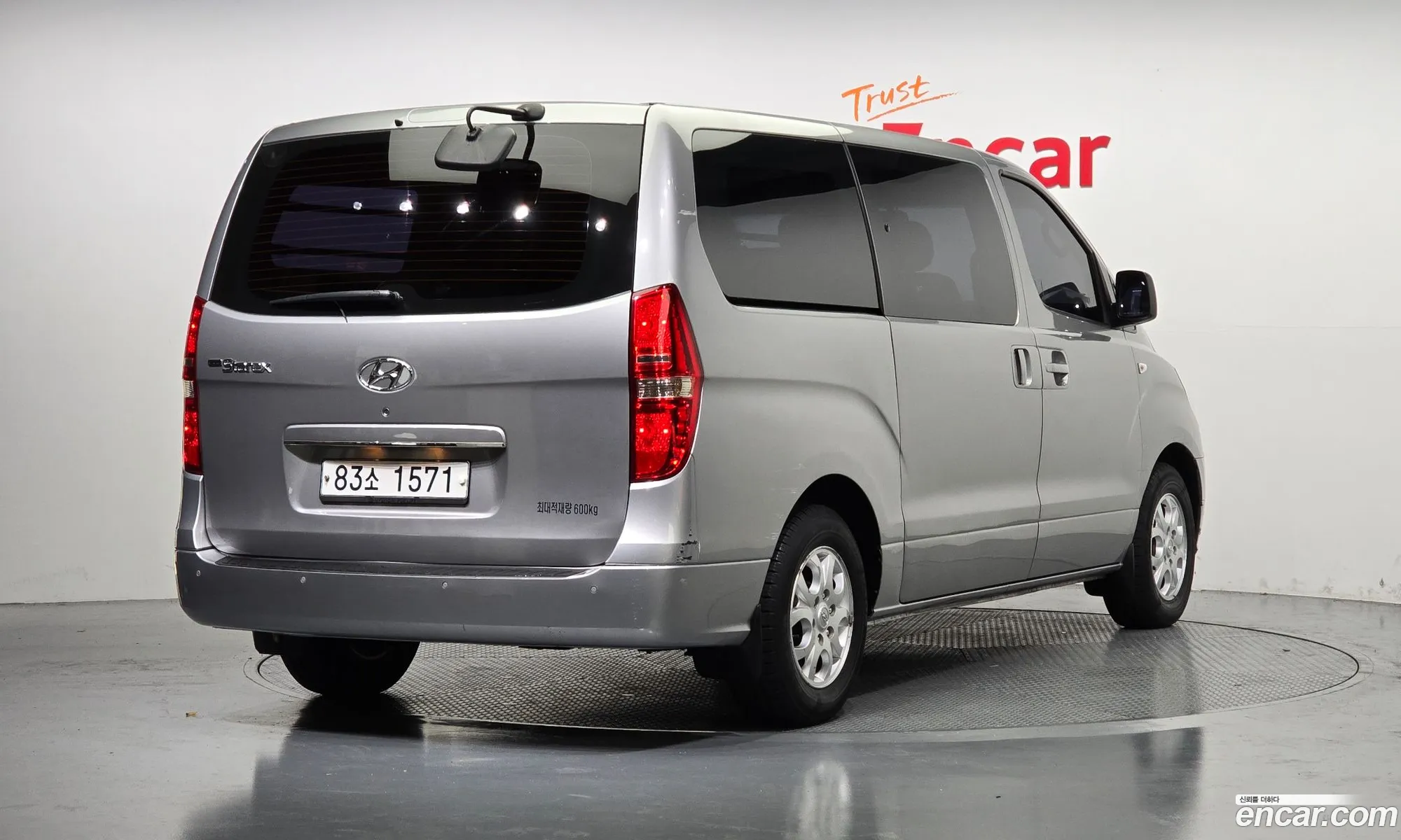 Hyundai Grand Starex 5-Seater Van Cvx Luxury - фотография 1880957
