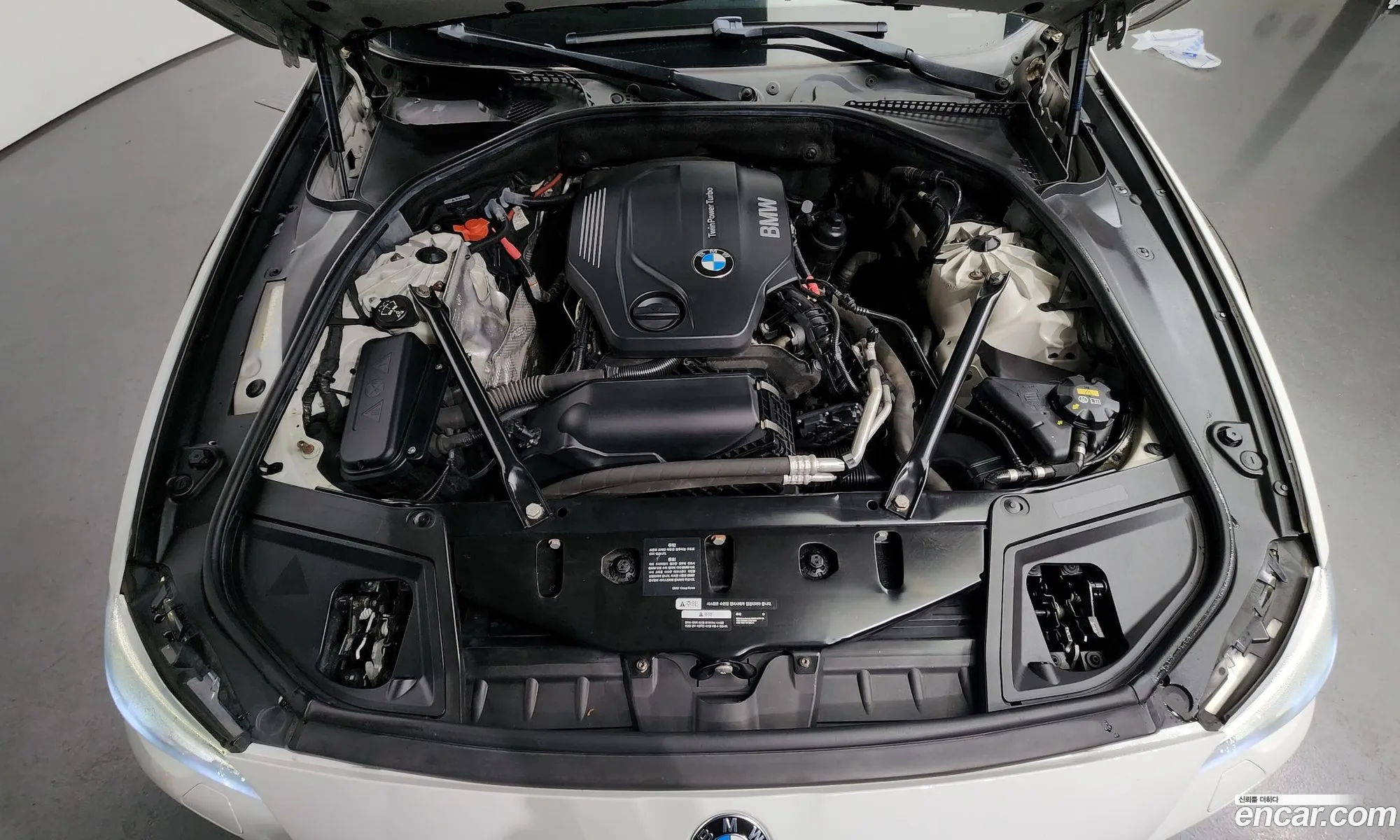 BMW 5 Series F10 520D - фотография 15296966