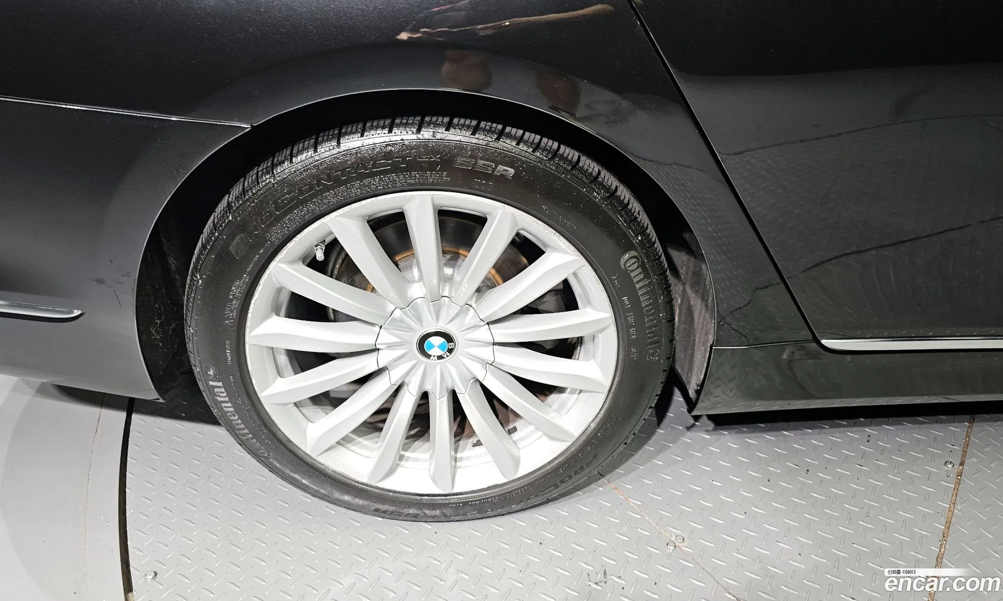 BMW 7 Series G11 730D xDrive - фотография 15296940