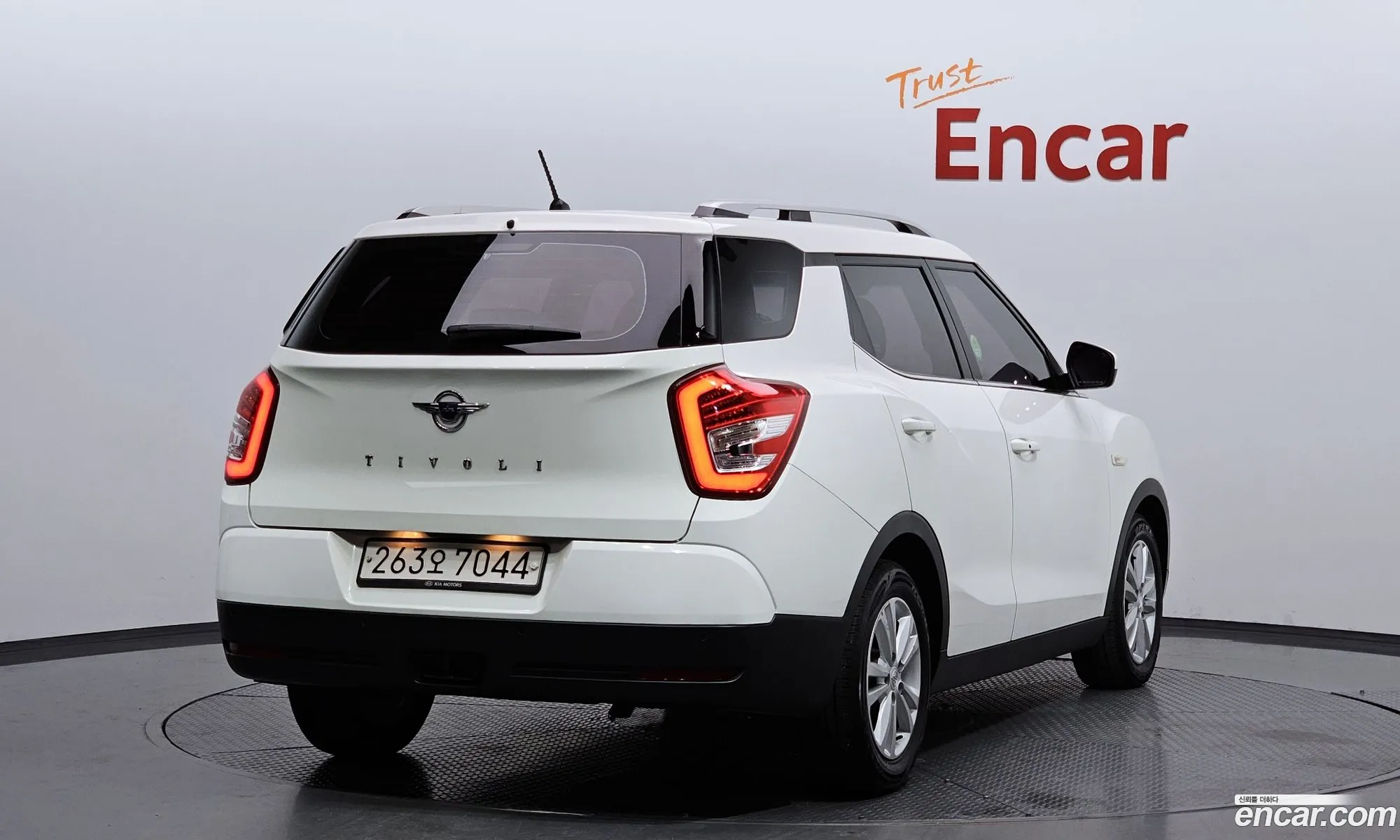 Kg Mobility Ssangyong Tivoli Air Diesel Ax 2Wd - фотография 7567672