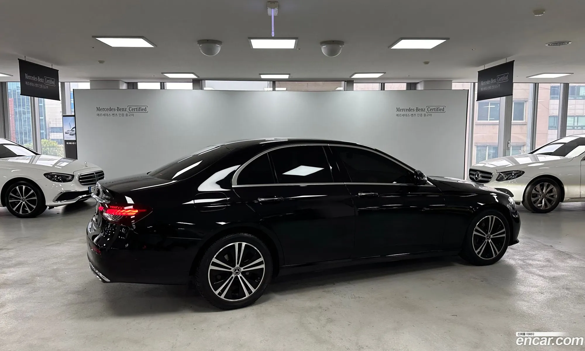 Benz E-Class W213 E450 4Matic Exclusive - фотография 12539499
