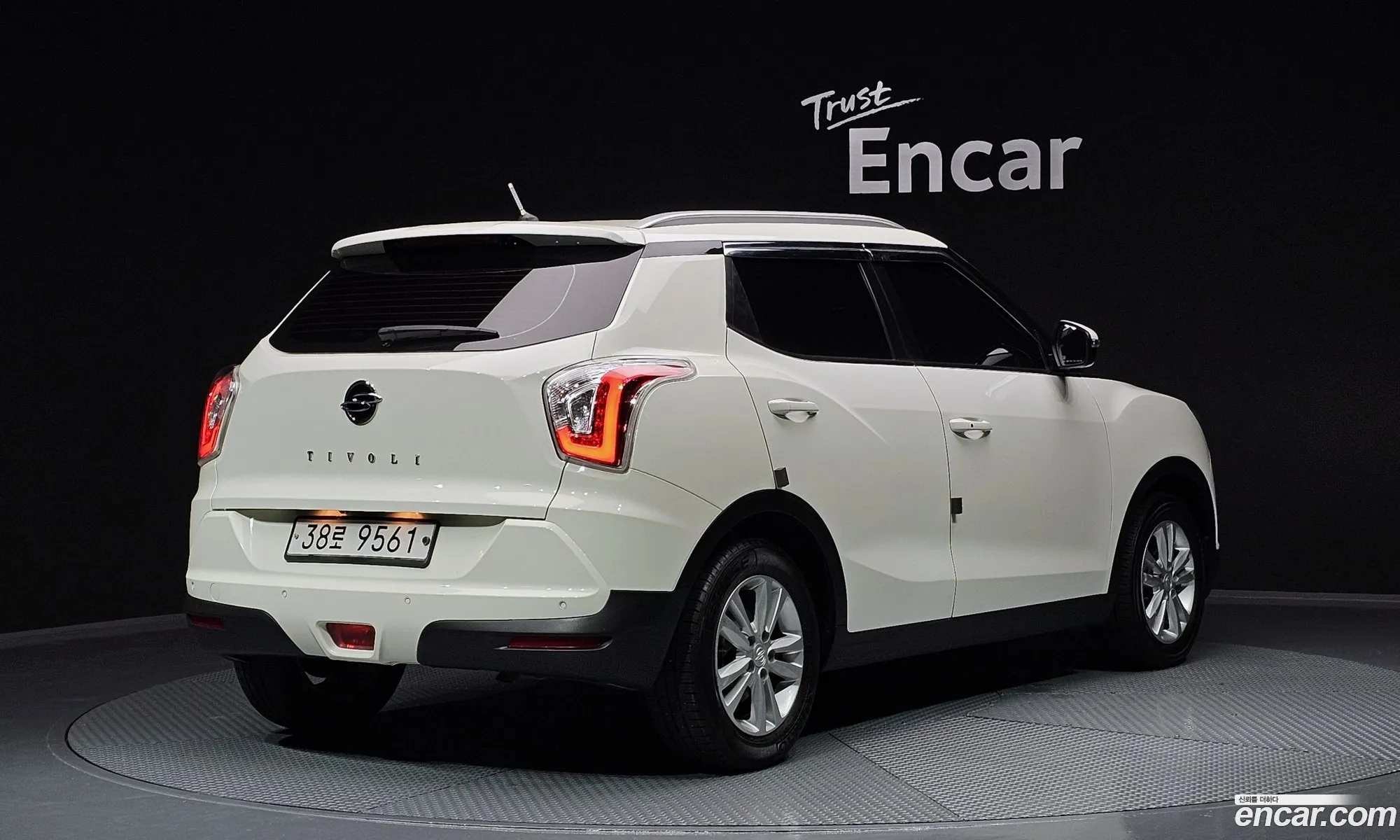 Kg Mobility Ssangyong Tivoli Vx 2Wd - фотография 7761484