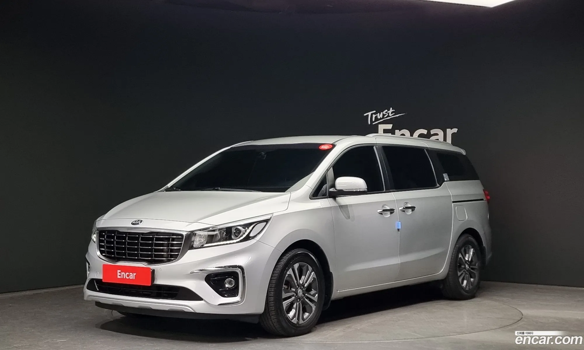 Kia The New Carnival 9-Seater Luxury - фотография 1619950
