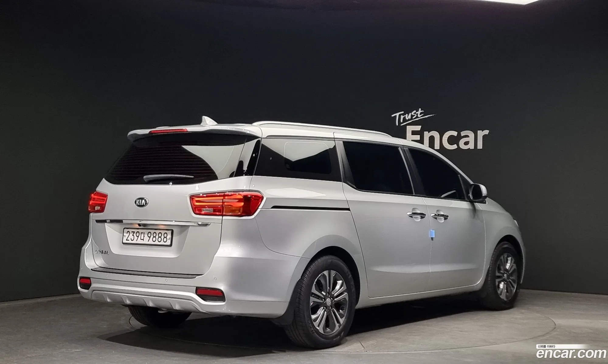 Kia The New Carnival 9-Seater Luxury - фотография 1619951