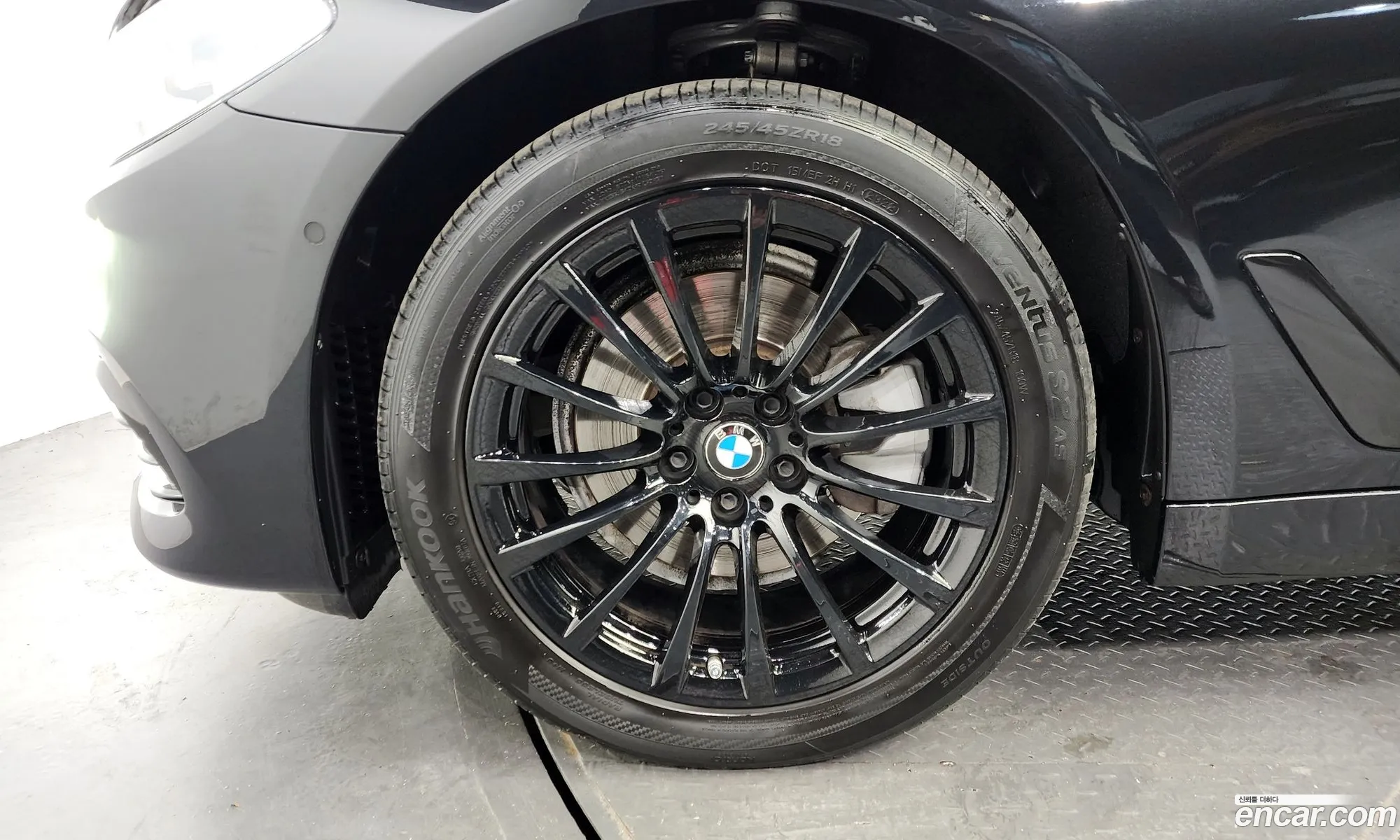 BMW 5 Series G30 520I Luxury - фотография 15439983