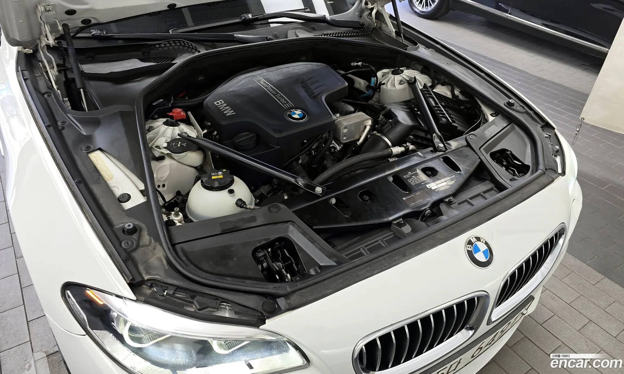 BMW 5 Series F10 528I xDrive M Aerodynamic Special Edition - фотография 15439948