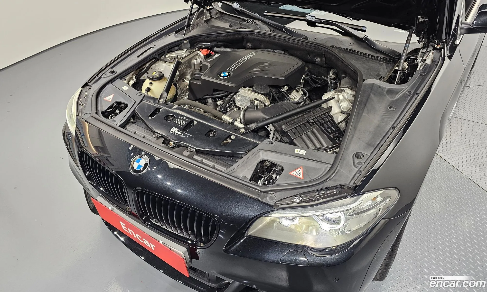 BMW 5 Series F10 528I xDrive - фотография 15439960