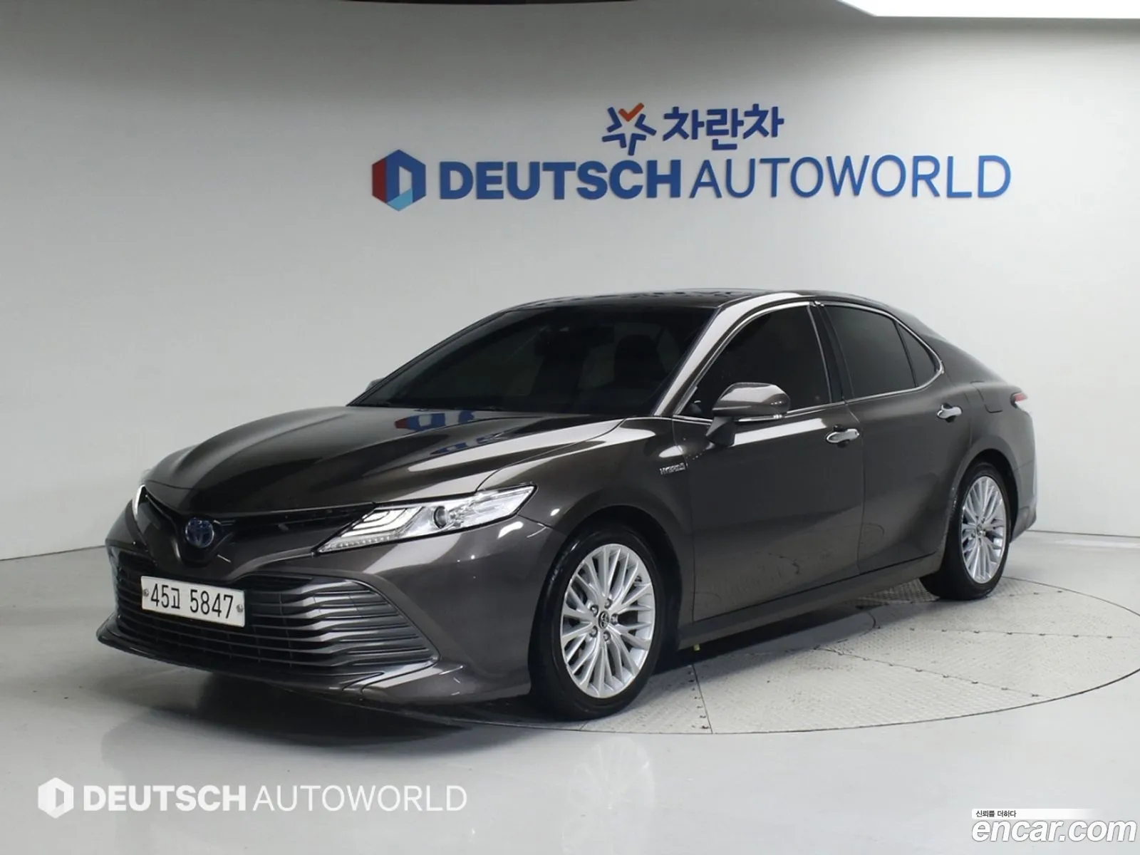 Camry Xv70 25 Xle Hybrid - фотография 14427345