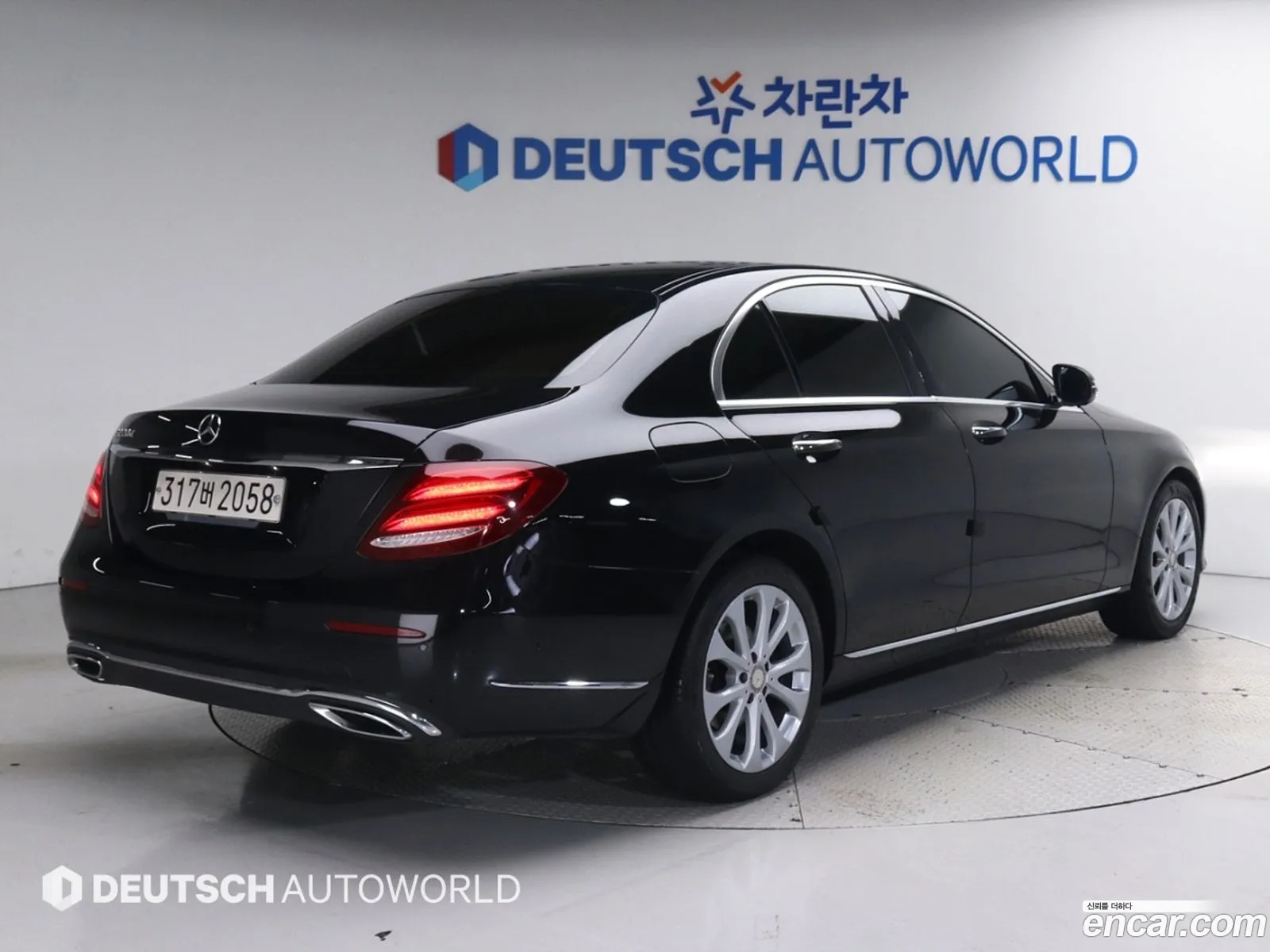 Benz E-Class W213 E220D Exclusive - фотография 12539844