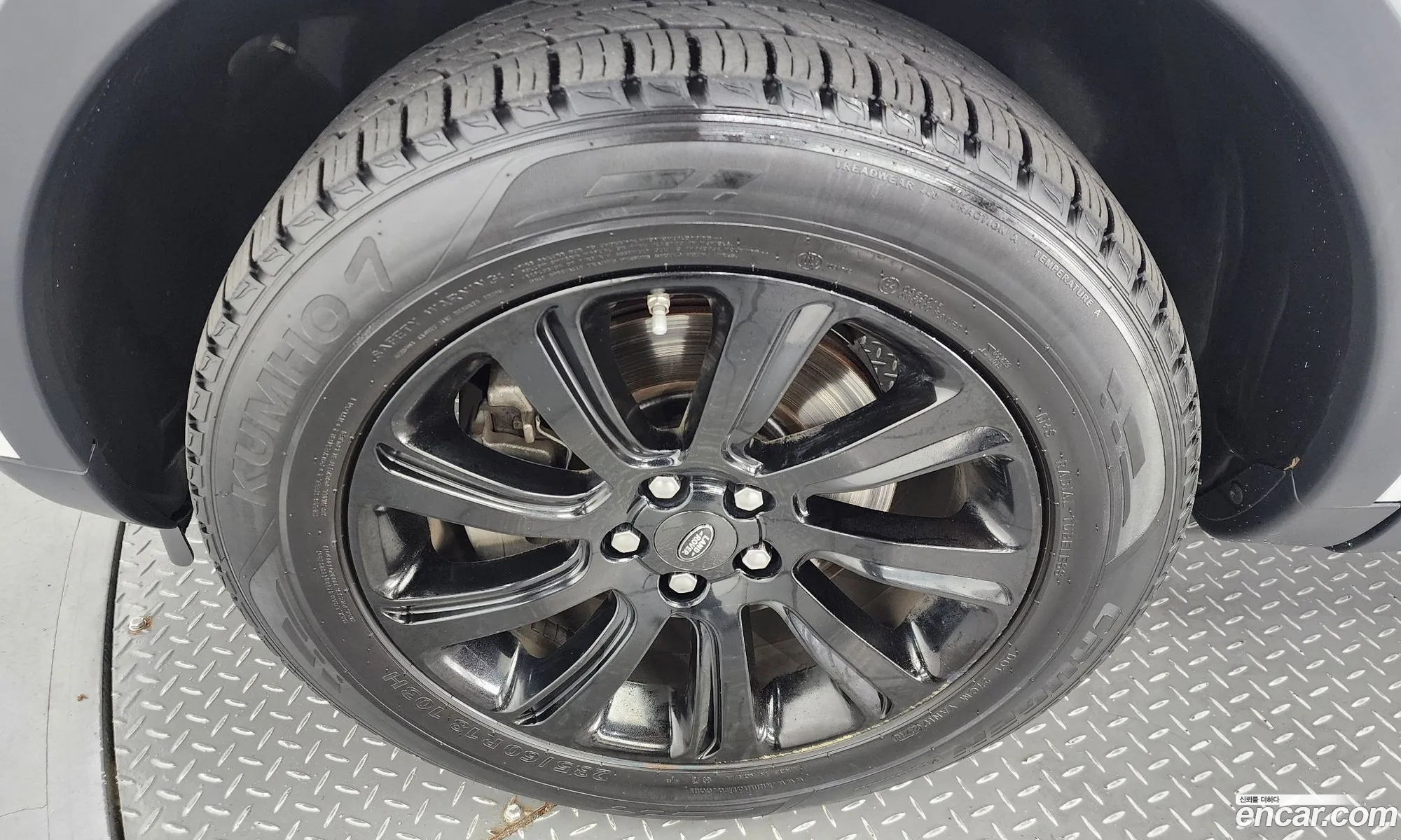 Land Rover Discovery Sports 20 Td4 Hse Luxury - фотография 4704854