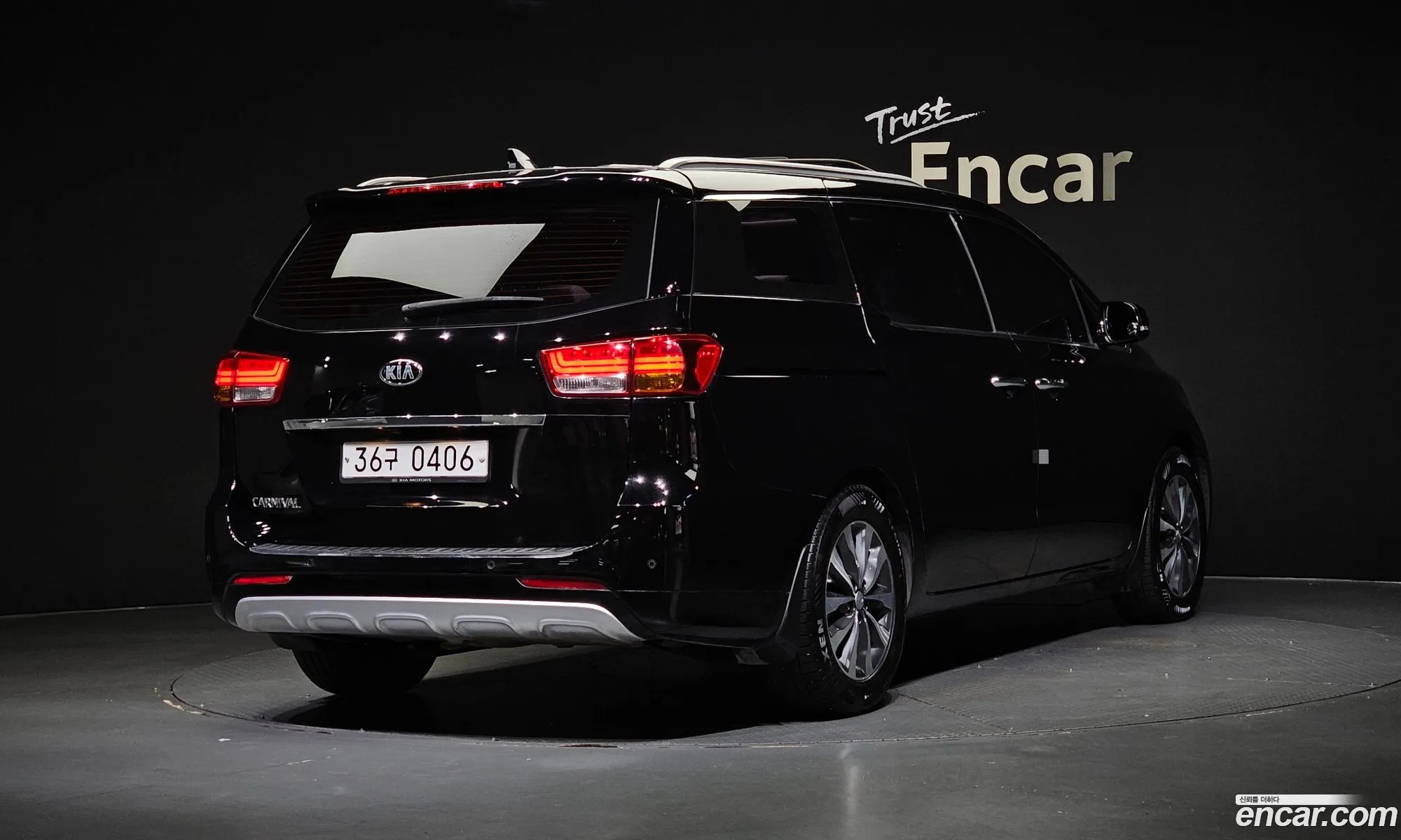 Kia All New Carnival 9-Seater Luxury - фотография 1645044
