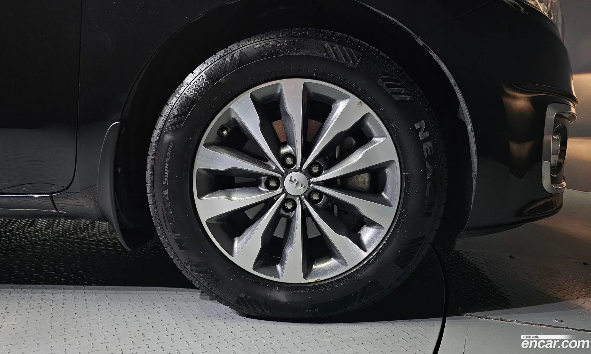 Kia All New Carnival 9-Seater Luxury - фотография 1645047
