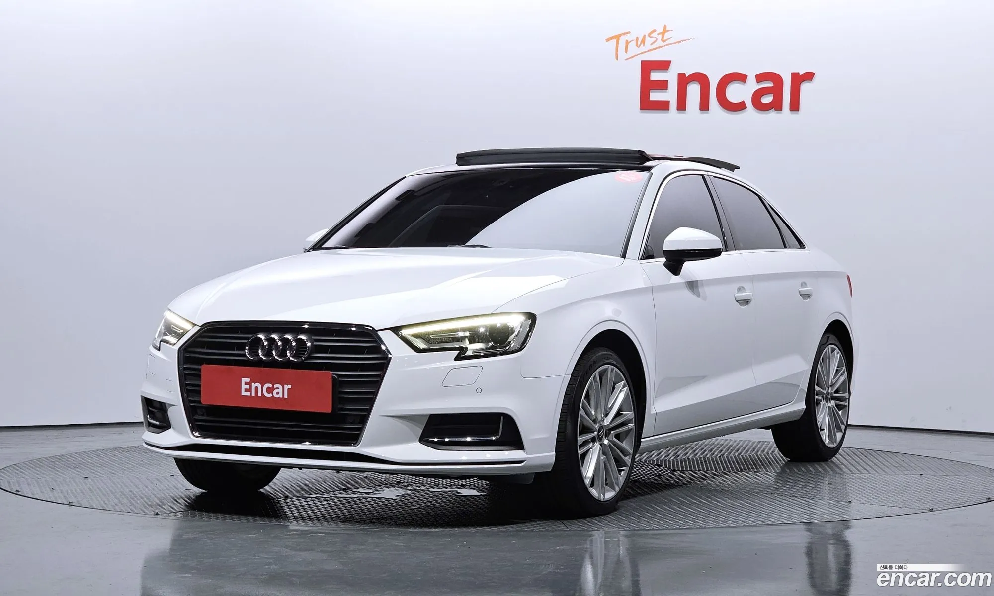 Audi New A3 40 Tfsi 8V - фотография 17117836